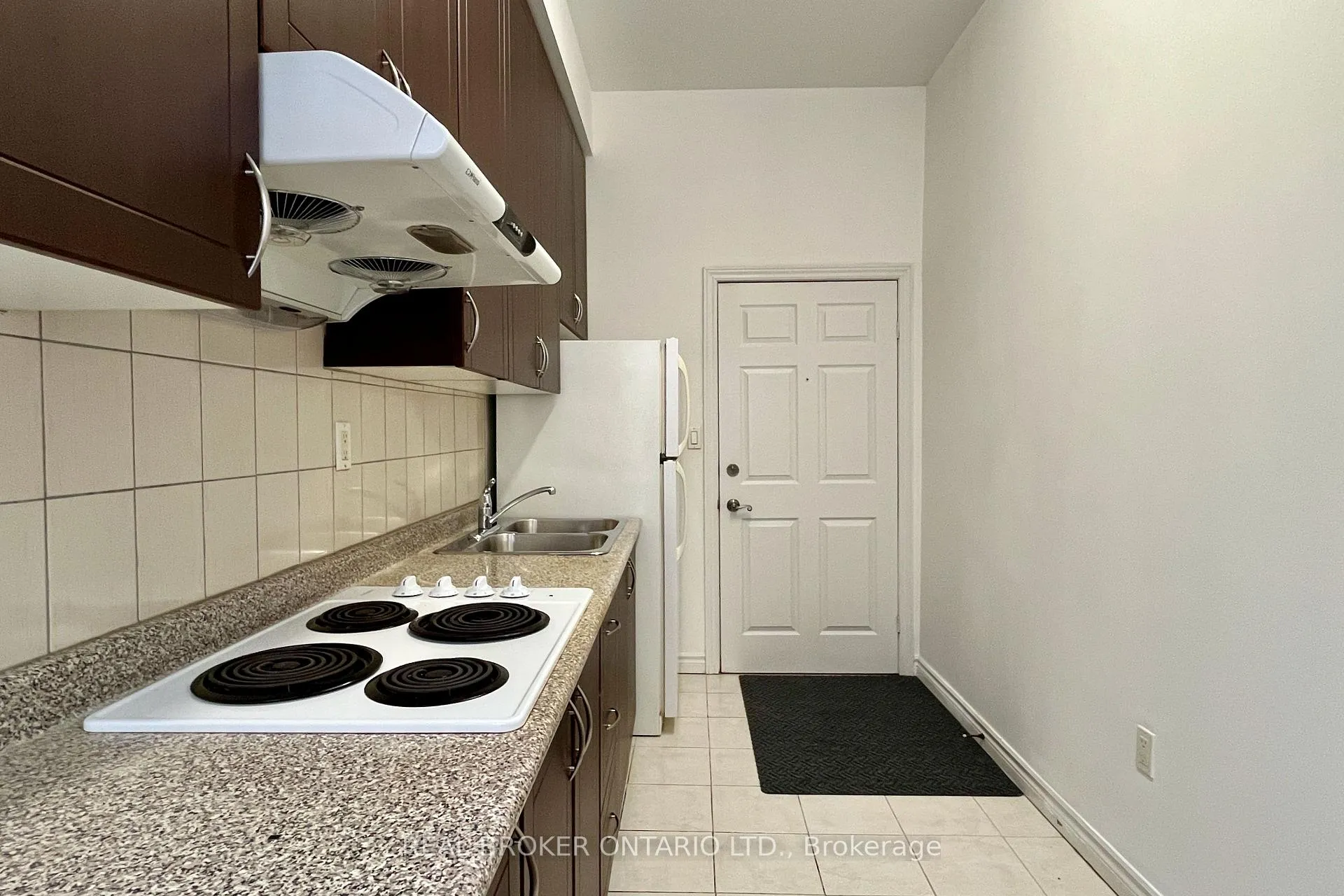 Photo 2 of Unit 2, 274 Coxwell Avenue, Toronto, Greenwood-Coxwell — HOMEH
