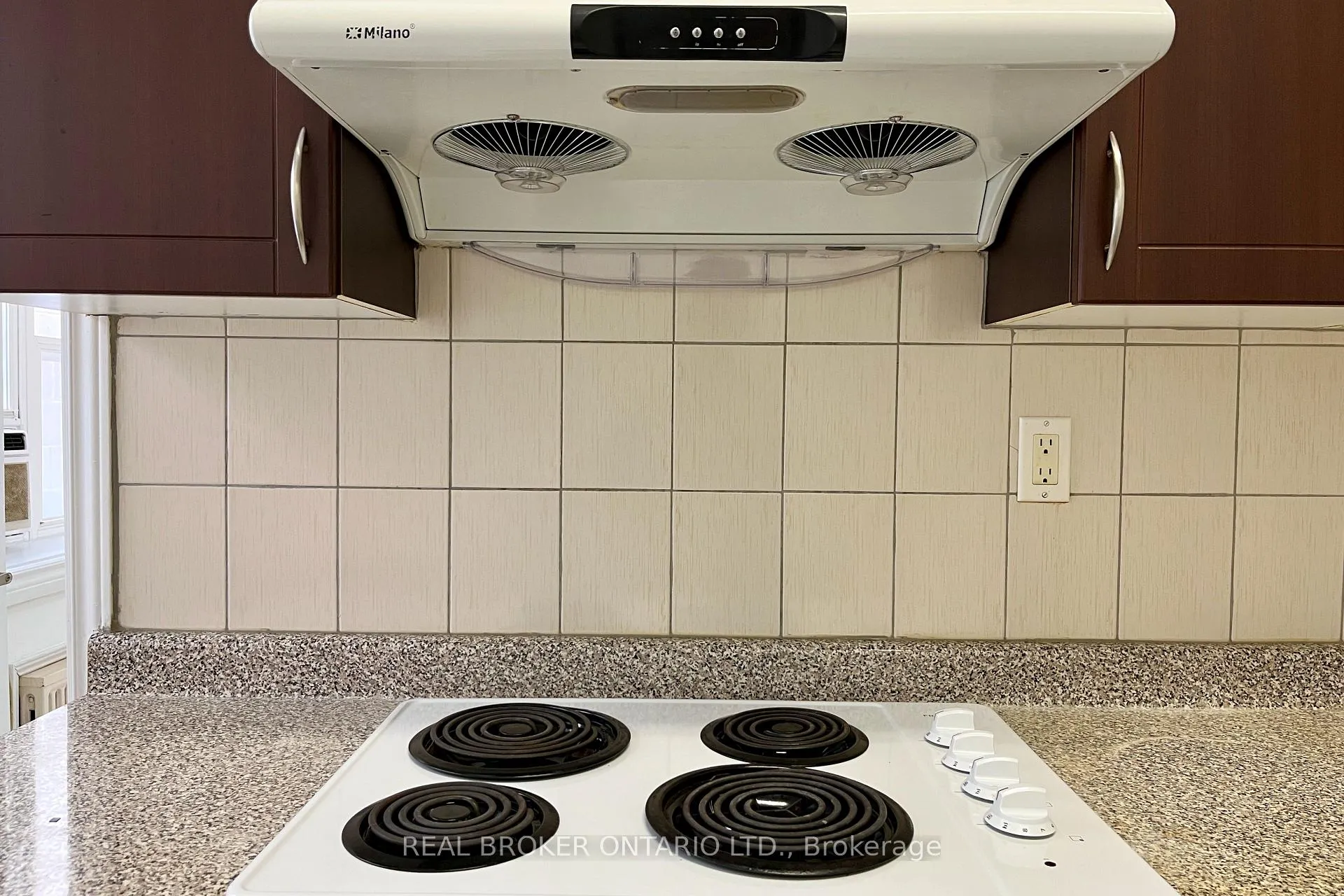 Photo 5 of Unit 2, 274 Coxwell Avenue, Toronto, Greenwood-Coxwell — HOMEH
