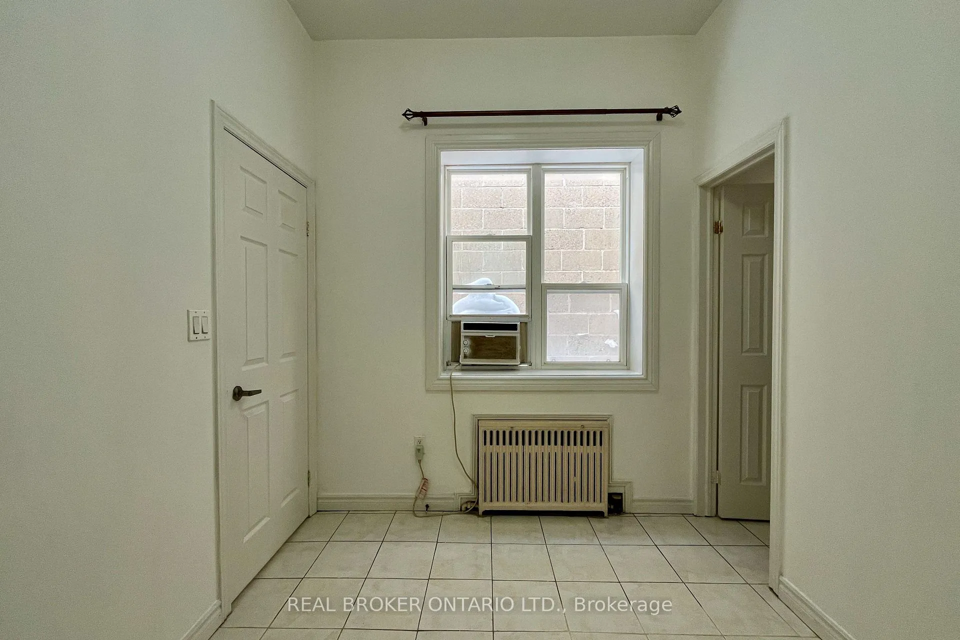 Photo 9 of Unit 2, 274 Coxwell Avenue, Toronto, Greenwood-Coxwell — HOMEH