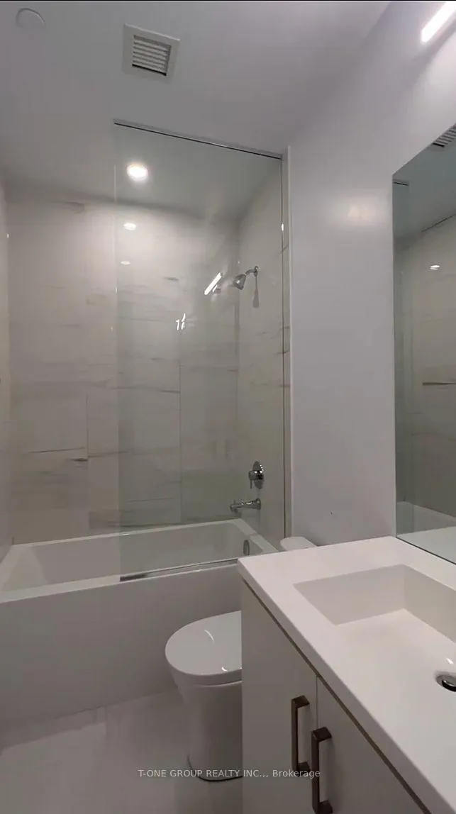 Photo 3 of Unit 2106, 38 Honeycrisp Crescent, Vaughan, Vaughan Corporate Centre — HOMEH