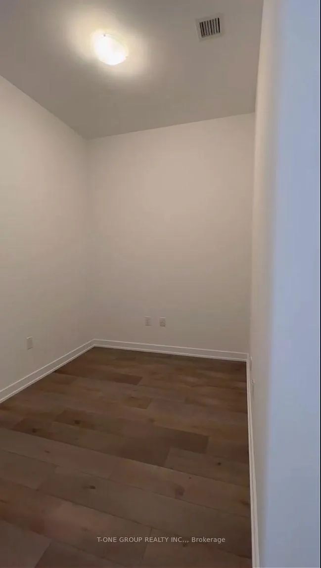 Photo 4 of Unit 2106, 38 Honeycrisp Crescent, Vaughan, Vaughan Corporate Centre — HOMEH