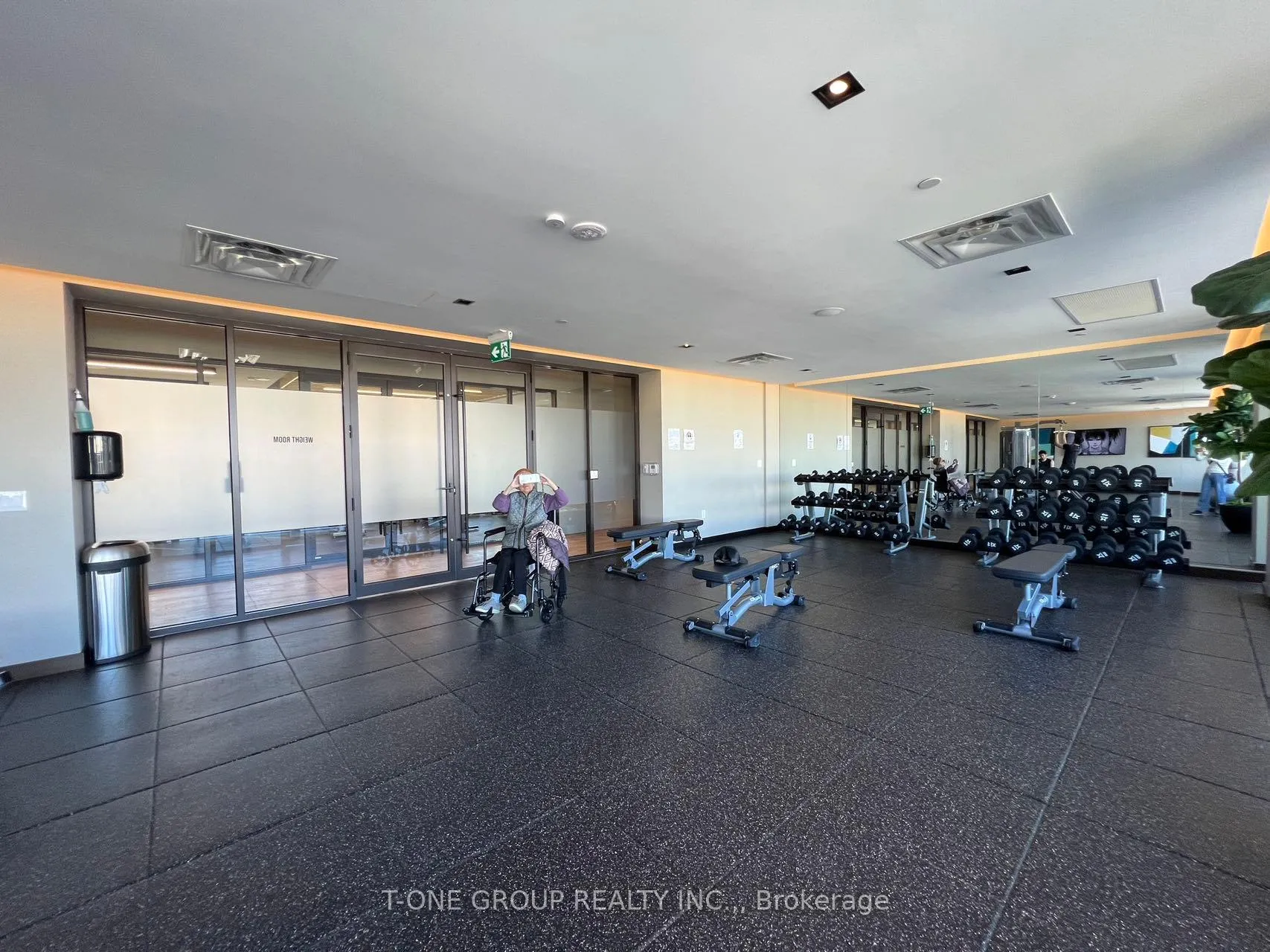 Photo 11 of Unit 2106, 38 Honeycrisp Crescent, Vaughan, Vaughan Corporate Centre — HOMEH