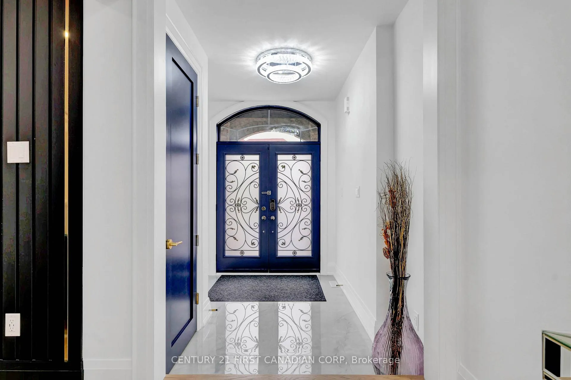 Photo 4 of 4 Freshspring Drive, Brampton, Sandringham-Wellington — HOMEH