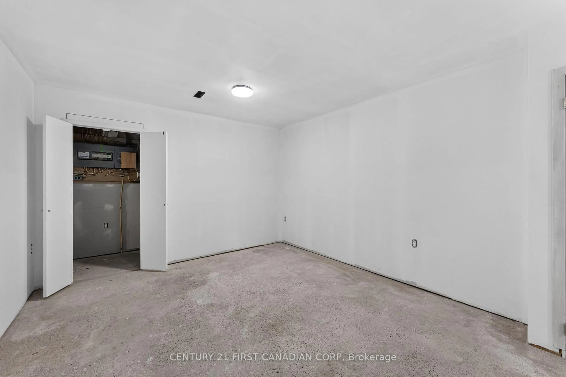 Photo 17 of 33943 Sunnyridge Road, Bluewater, Hay — HOMEH
