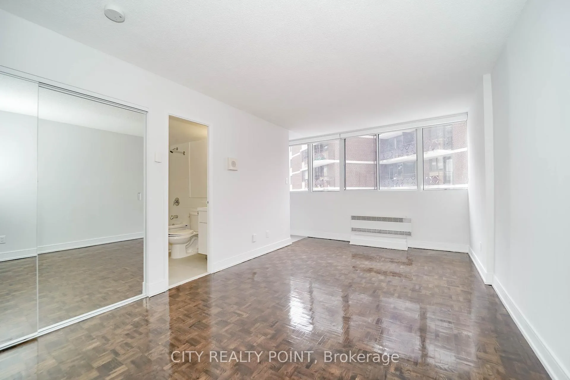 Photo 15 of Unit 2405, 33 Isabella Street, Toronto, Church-Yonge Corridor — HOMEH