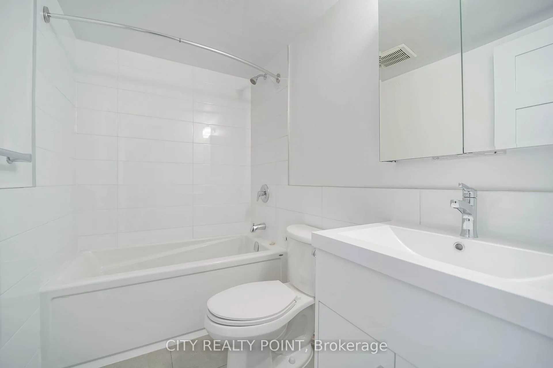 Photo 17 of Unit 2405, 33 Isabella Street, Toronto, Church-Yonge Corridor — HOMEH