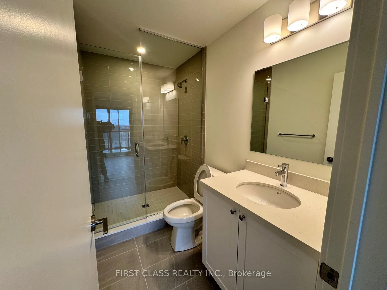 Photo 5 of 51 Clarington Blvd, Clarington, Bowmanville — HOMEH