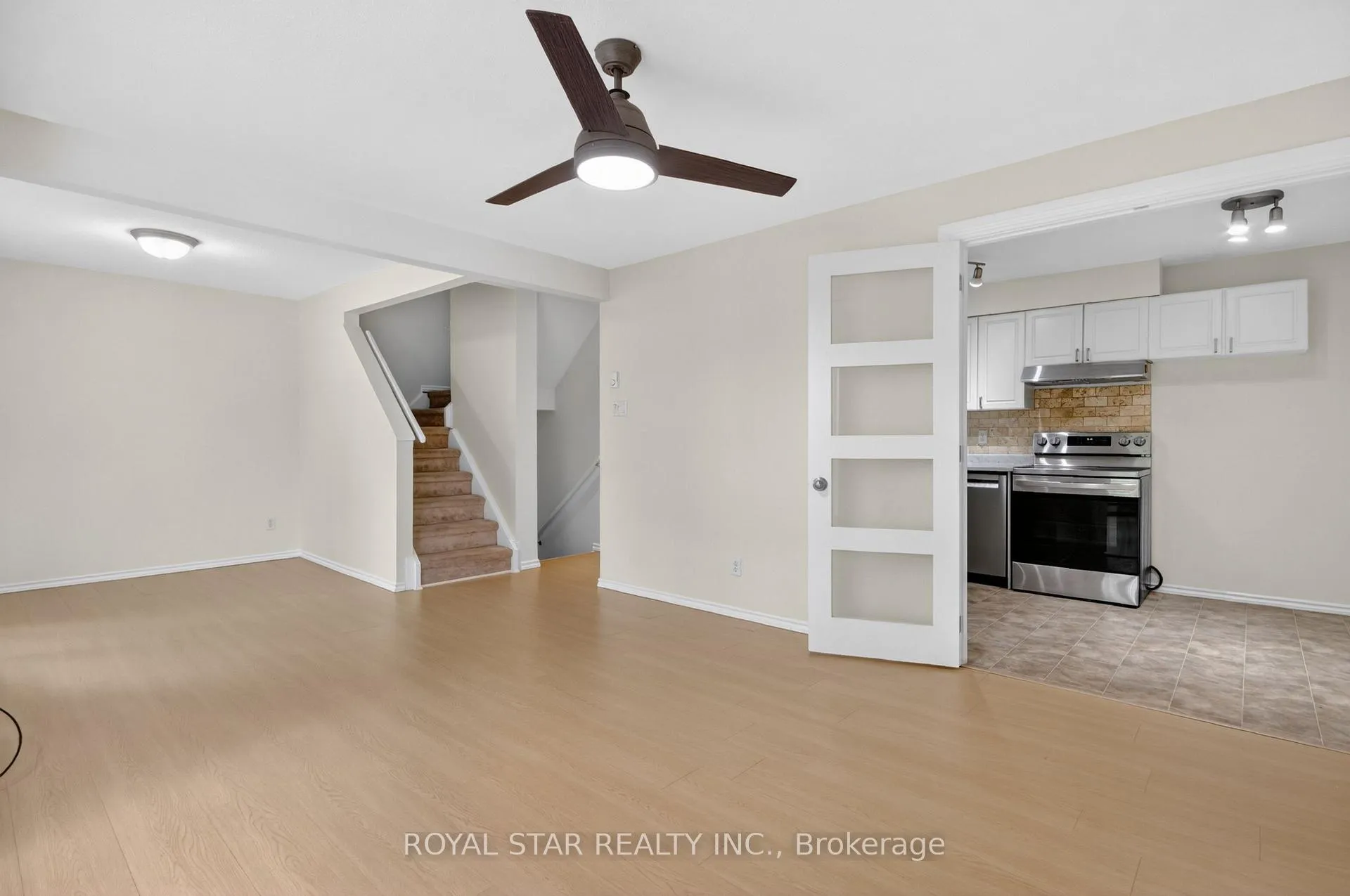 Photo 4 of Unit 5B, 762 St. Andre Drive, Ottawa, Hiawatha Park/Convent Glen — HOMEH