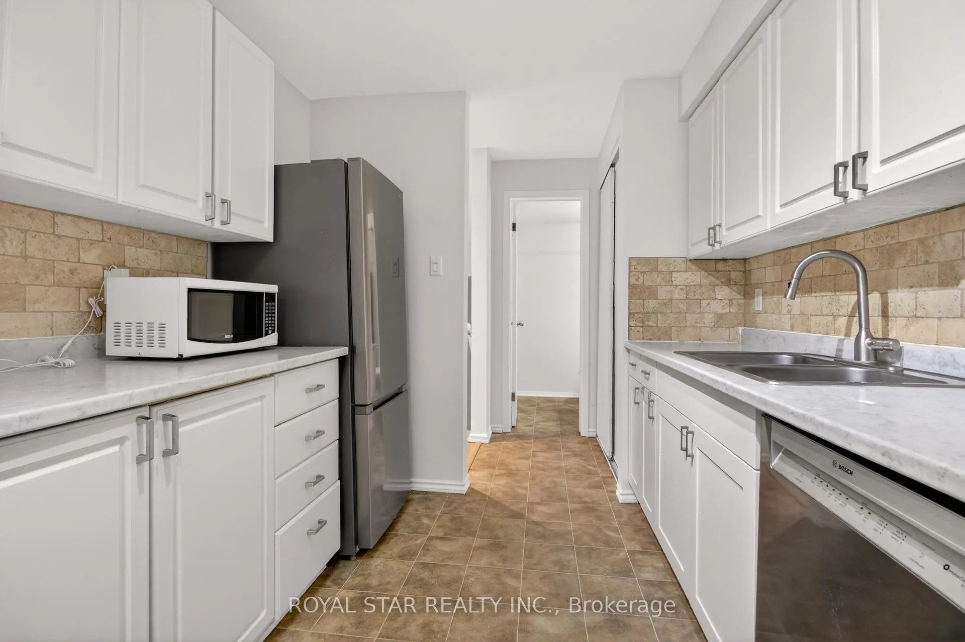Photo 13 of Unit 5B, 762 St. Andre Drive, Ottawa, Hiawatha Park/Convent Glen — HOMEH