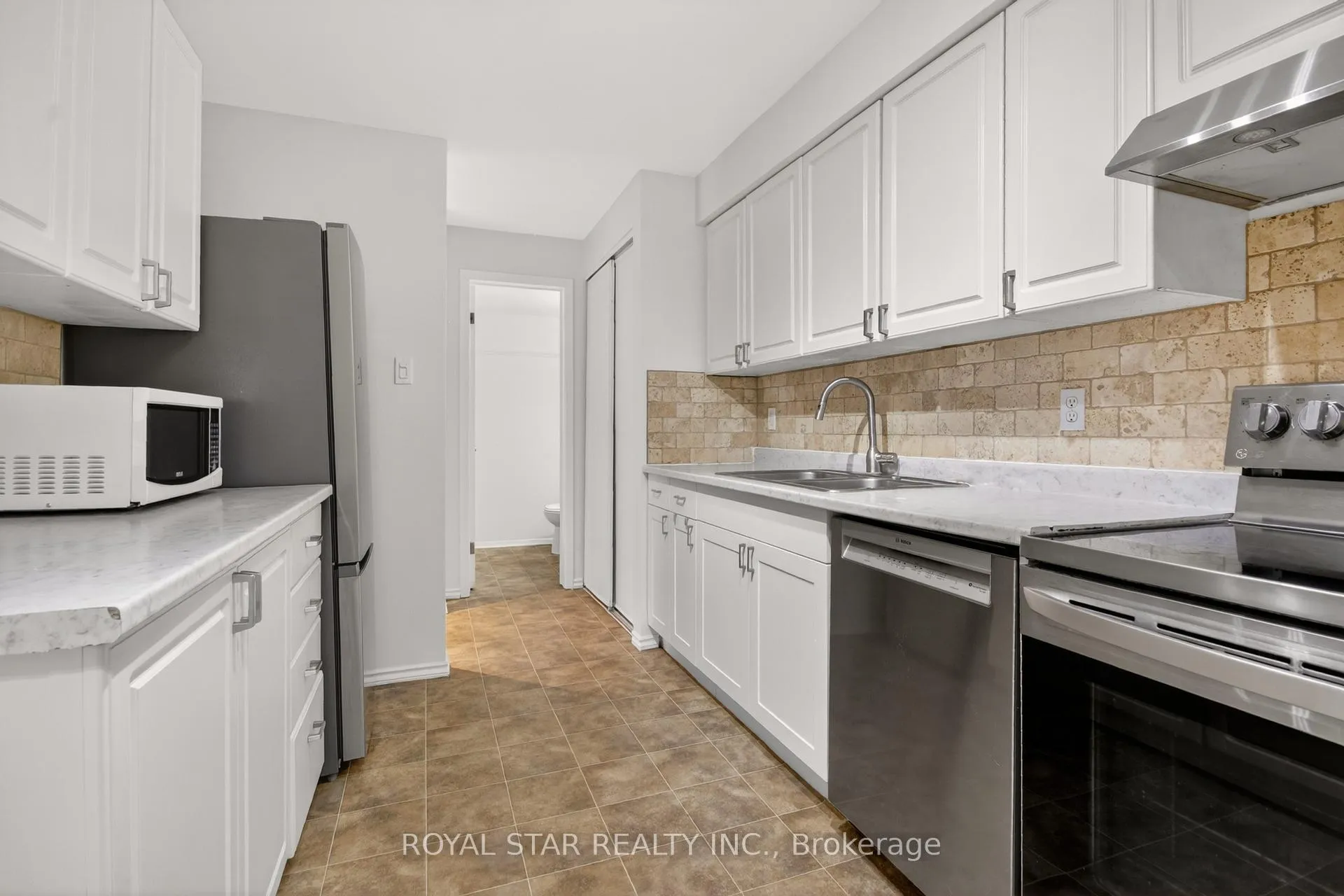 Photo 14 of Unit 5B, 762 St. Andre Drive, Ottawa, Hiawatha Park/Convent Glen — HOMEH
