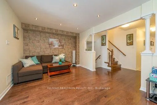 Photo 6 of 122 Benjamin Hood Crescent, Vaughan, Patterson — HOMEH