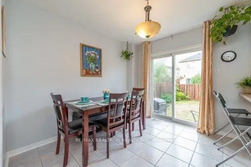 Photo 7 of 122 Benjamin Hood Crescent, Vaughan, Patterson — HOMEH