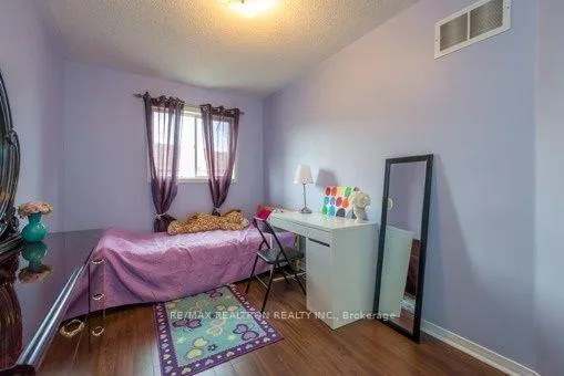 Photo 16 of 122 Benjamin Hood Crescent, Vaughan, Patterson — HOMEH