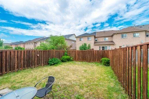 Photo 18 of 122 Benjamin Hood Crescent, Vaughan, Patterson — HOMEH