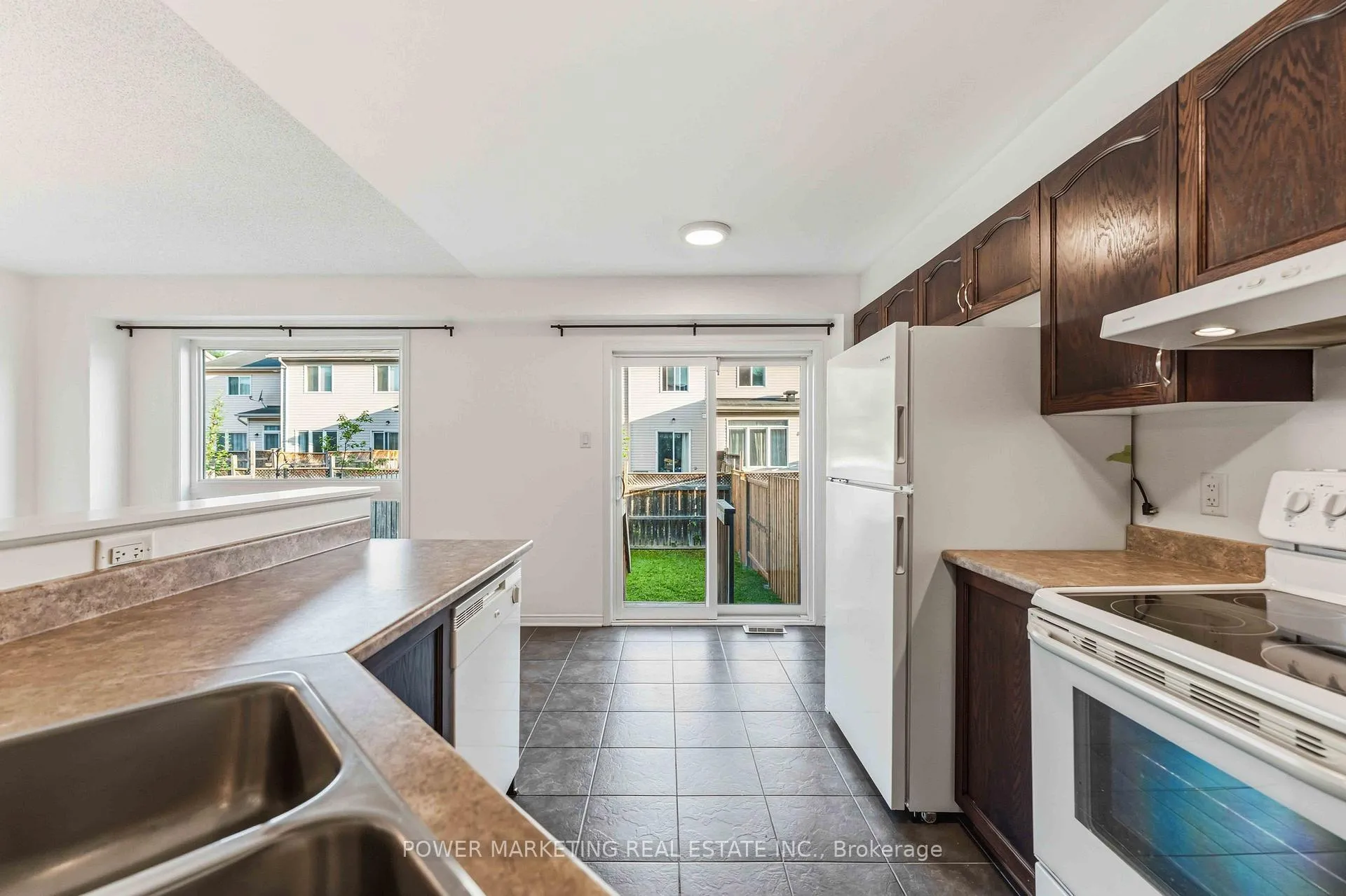 Photo 7 of 326 Applecross Crescent, Ottawa, Kanata - Morgan's Grant/South March — HOMEH