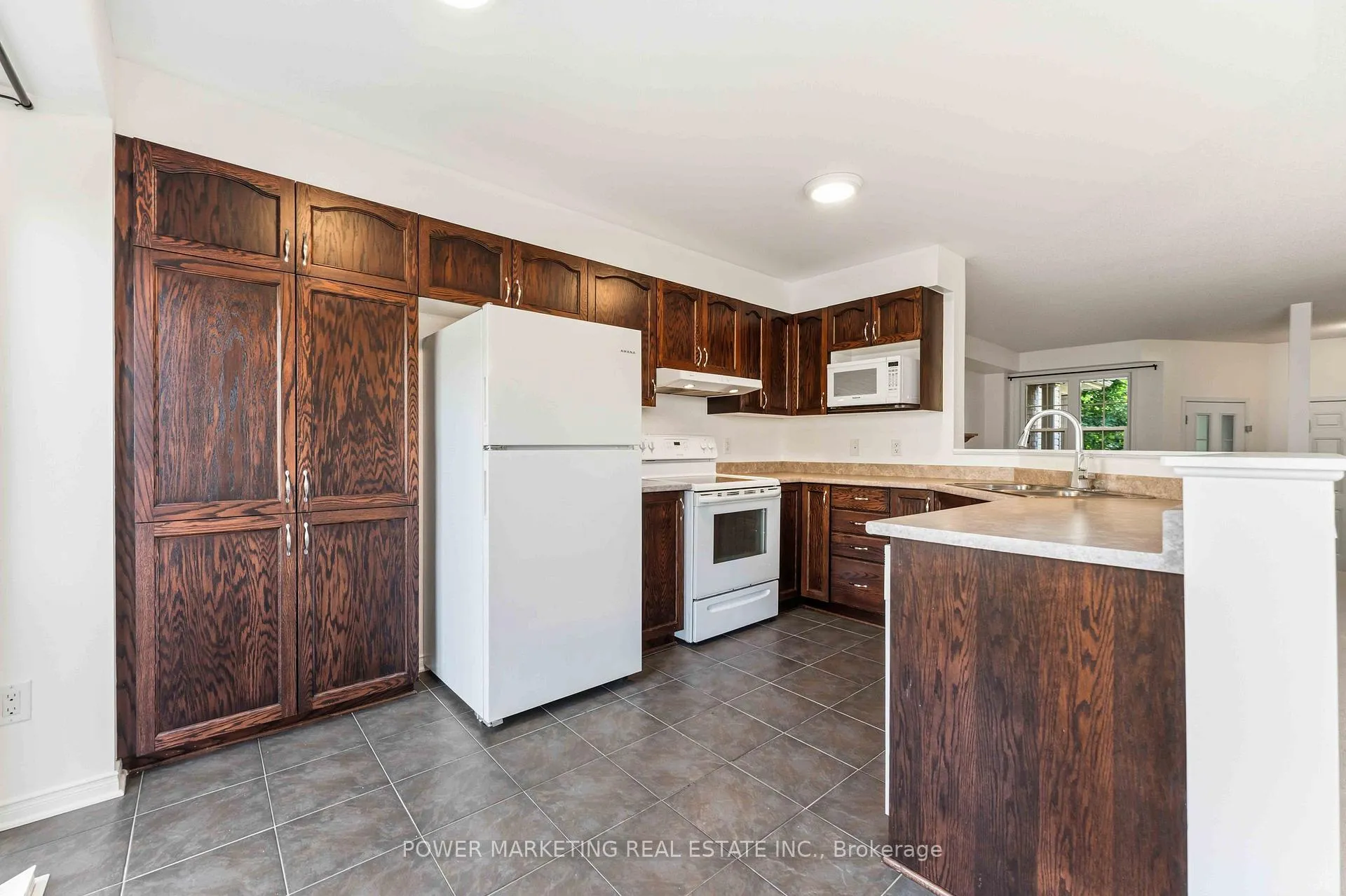 Photo 5 of 326 Applecross Crescent, Ottawa, Kanata - Morgan's Grant/South March — HOMEH