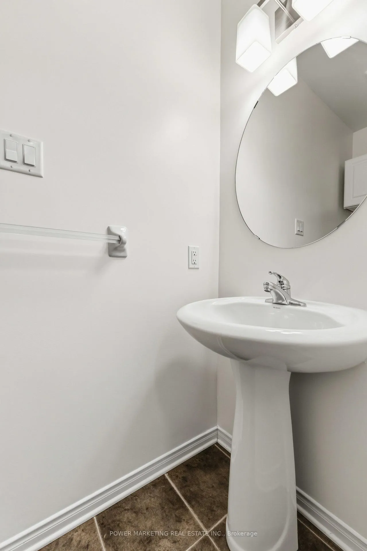 Photo 8 of 326 Applecross Crescent, Ottawa, Kanata - Morgan's Grant/South March — HOMEH