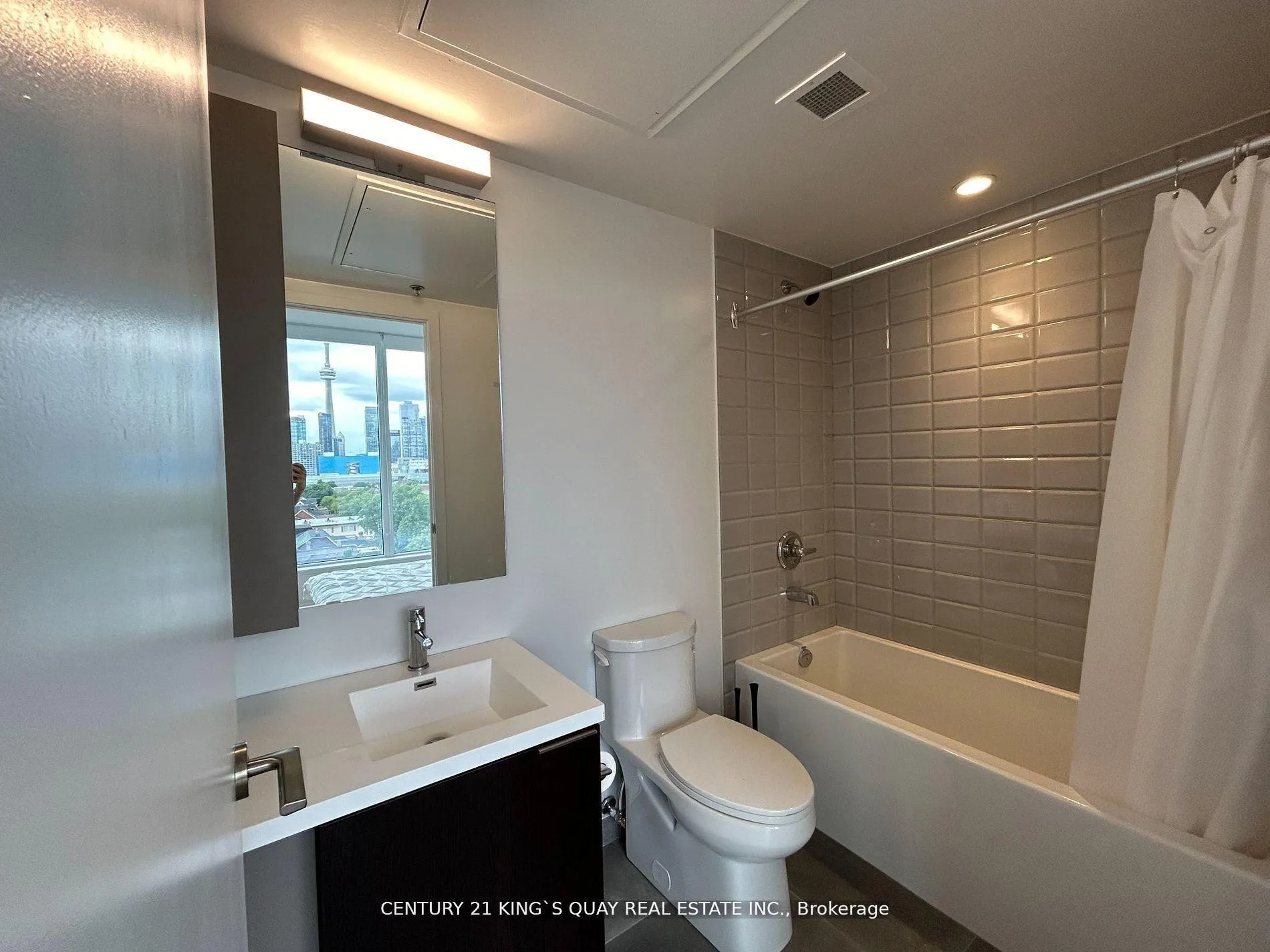 Photo 12 of Unit 702, 203 College Street, Toronto, Kensington-Chinatown — HOMEH