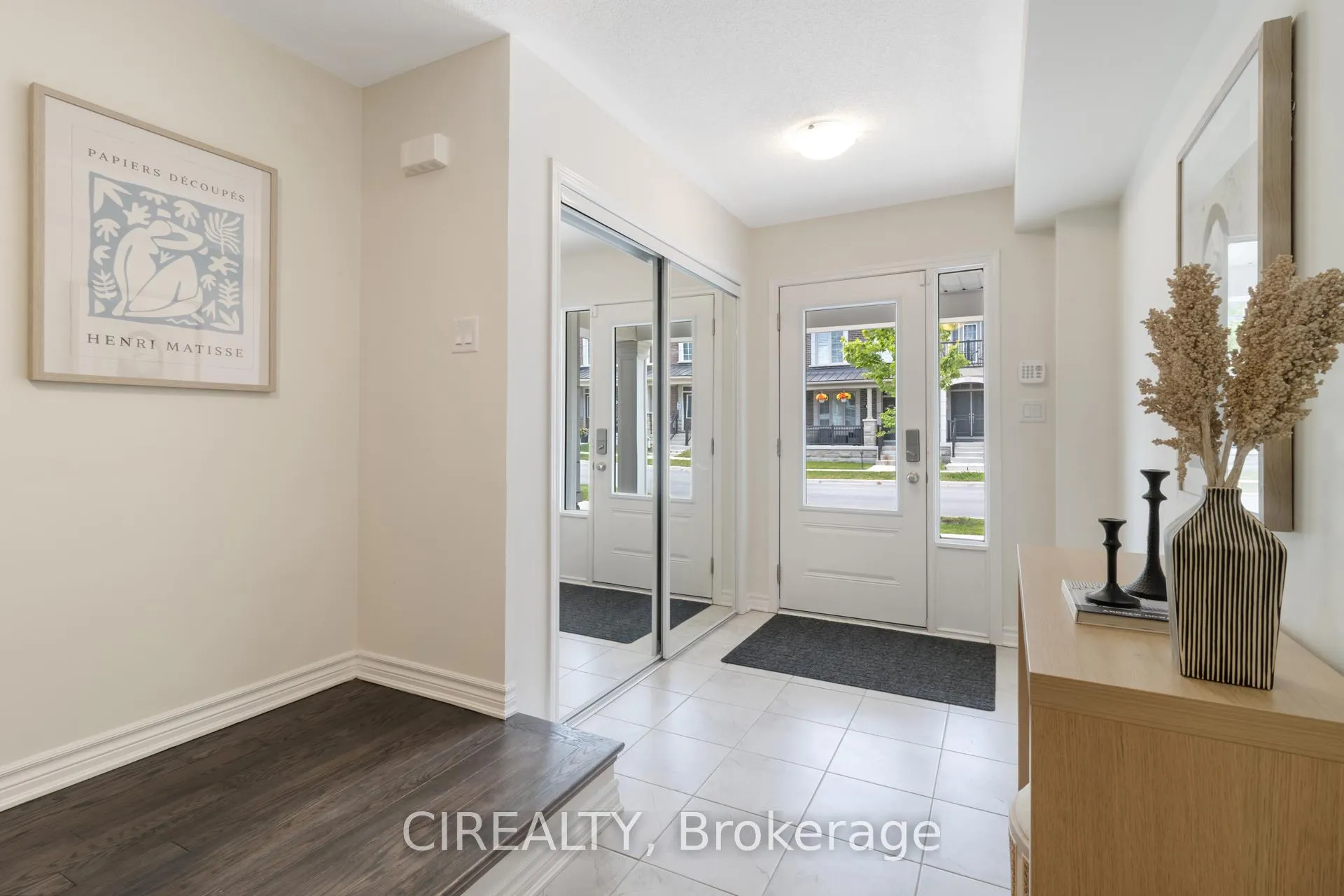 Photo 5 of 3349 Thunderbird Promenade, Pickering, Rural Pickering — HOMEH