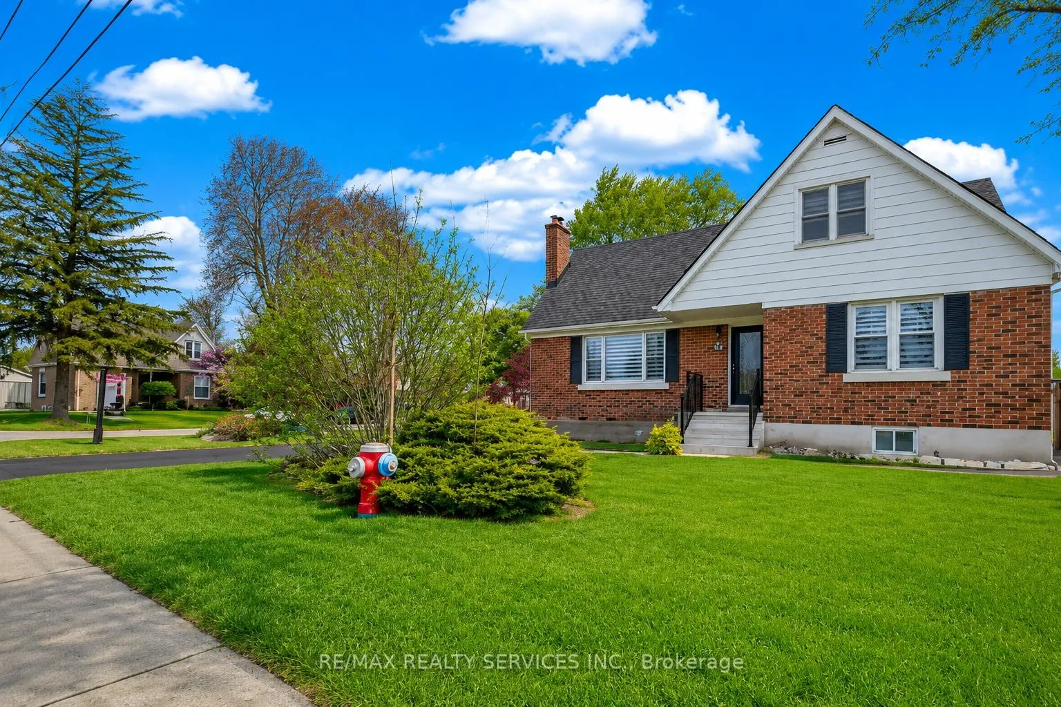 Photo 1 of 21 Gregory Street, Brampton, Downtown Brampton — HOMEH
