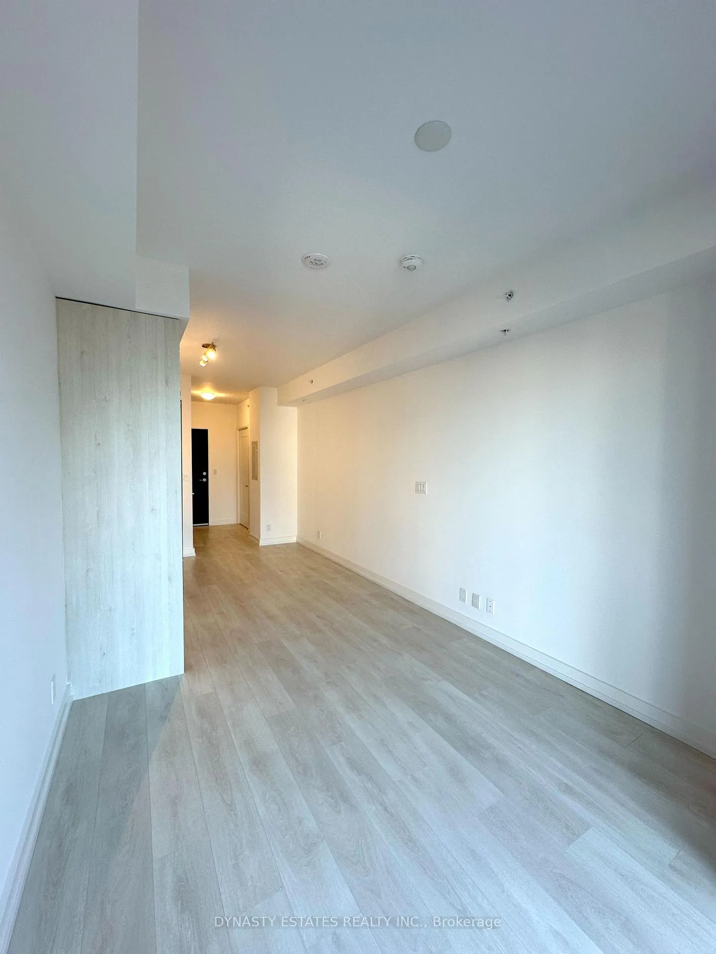 Photo 7 of Unit 908, 75 James Street S, Hamilton, Corktown — HOMEH
