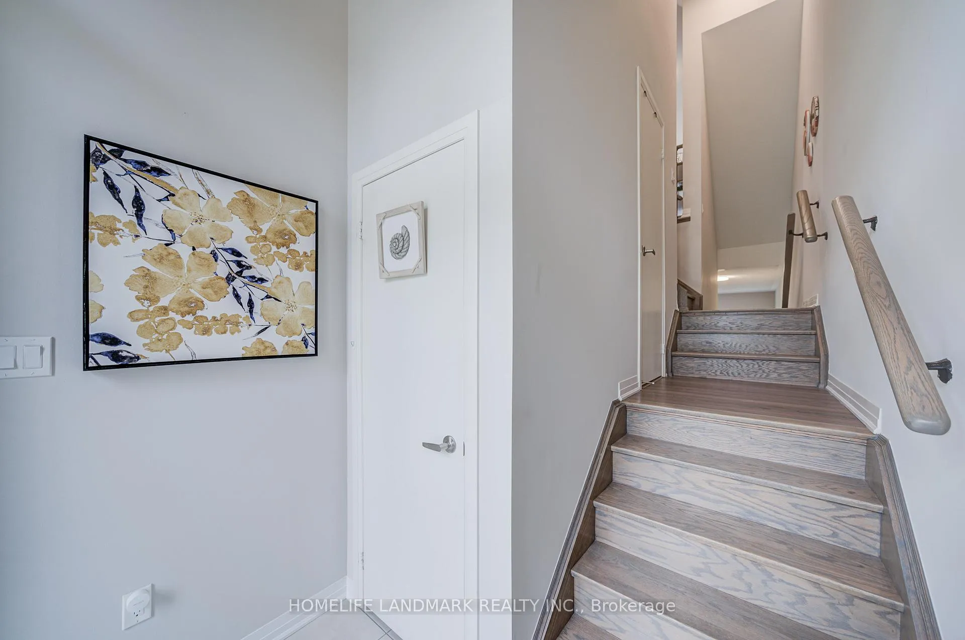 Photo 5 of 5 Arianna Crescent, Vaughan, Patterson — HOMEH