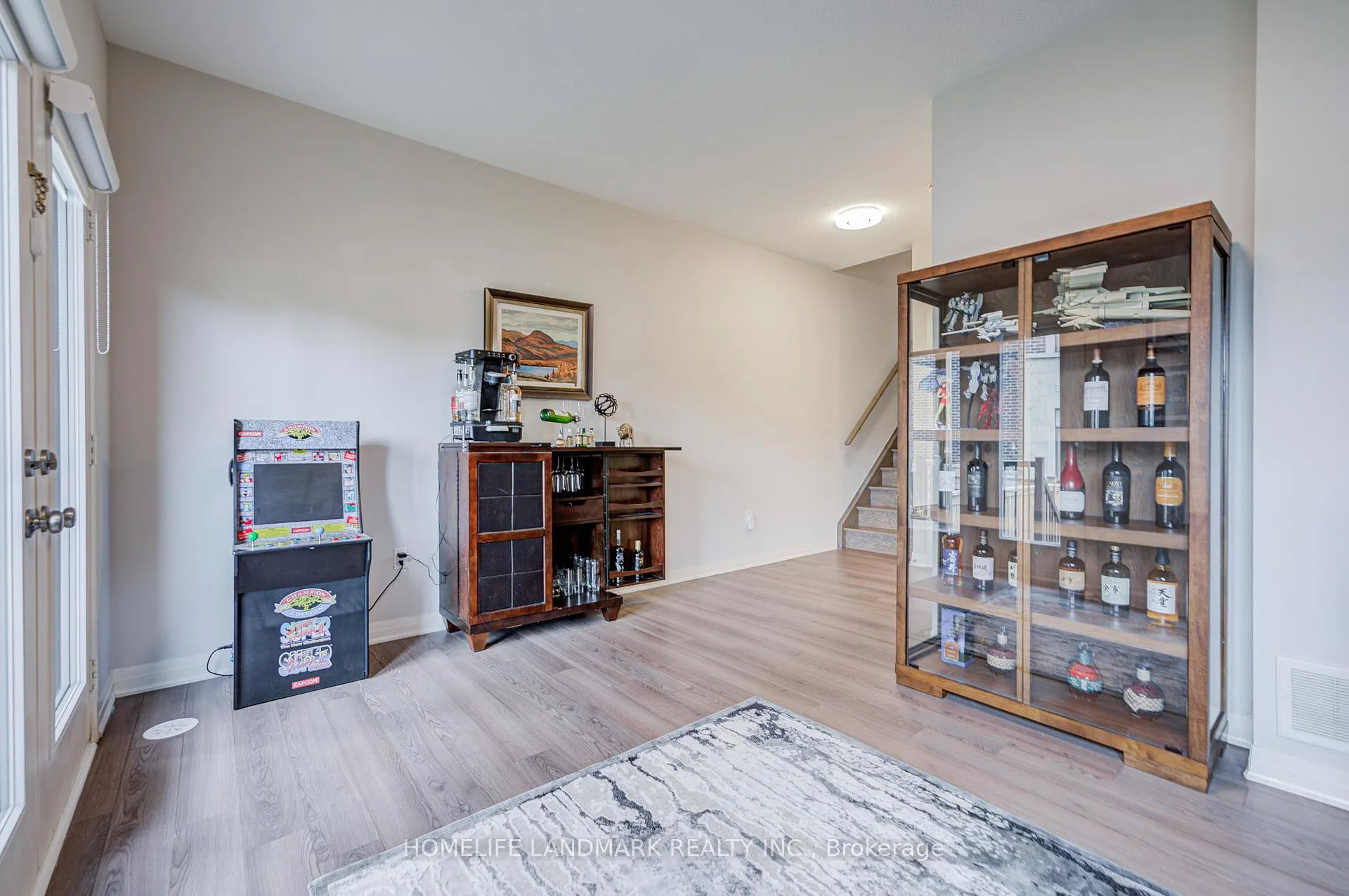 Photo 9 of 5 Arianna Crescent, Vaughan, Patterson — HOMEH