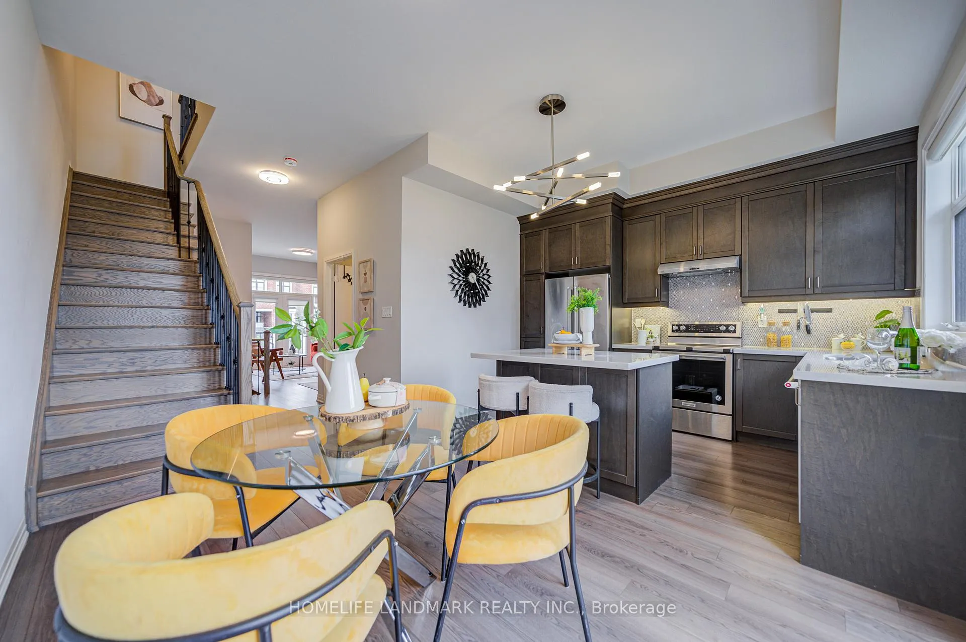 Photo 23 of 5 Arianna Crescent, Vaughan, Patterson — HOMEH