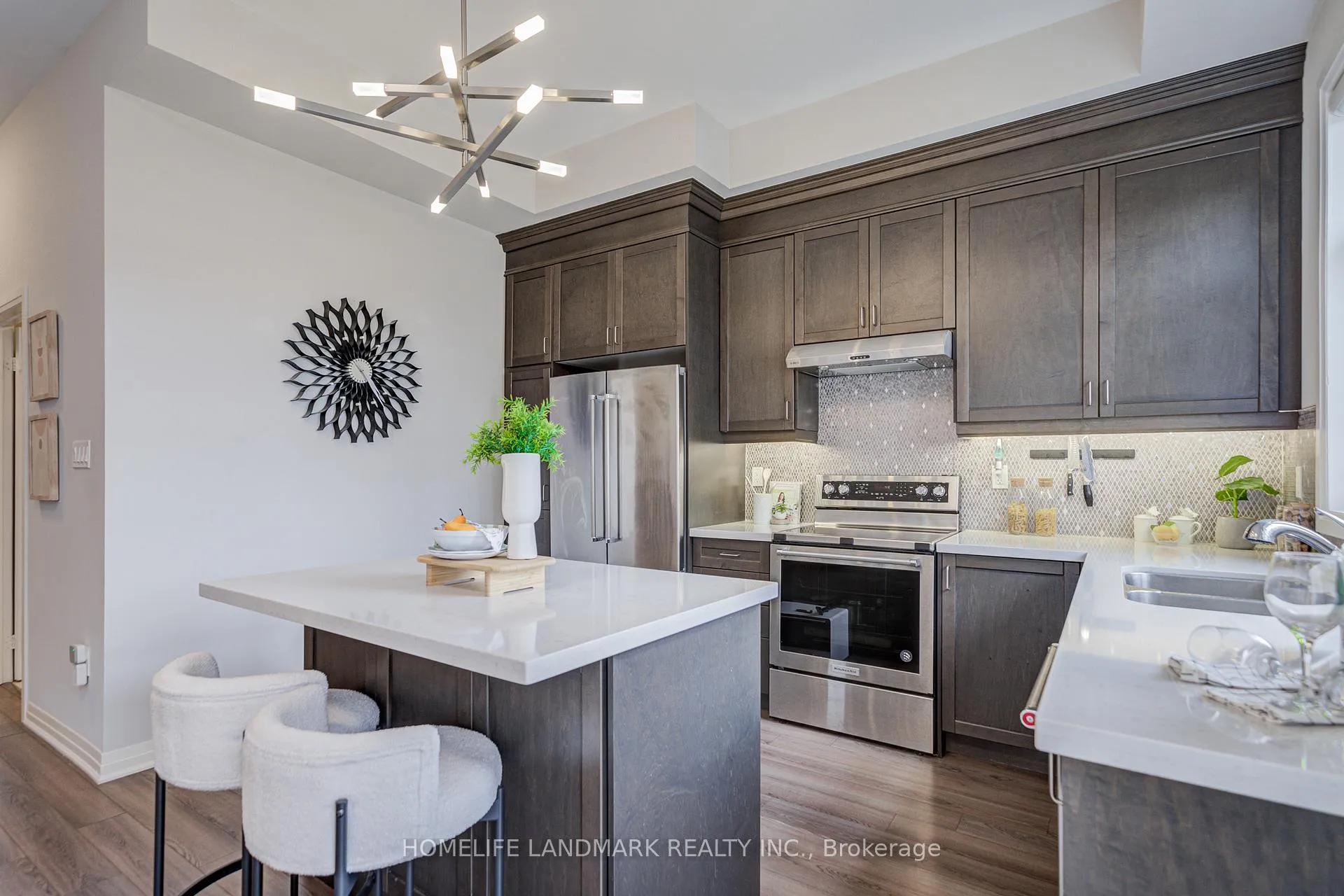 Photo 26 of 5 Arianna Crescent, Vaughan, Patterson — HOMEH