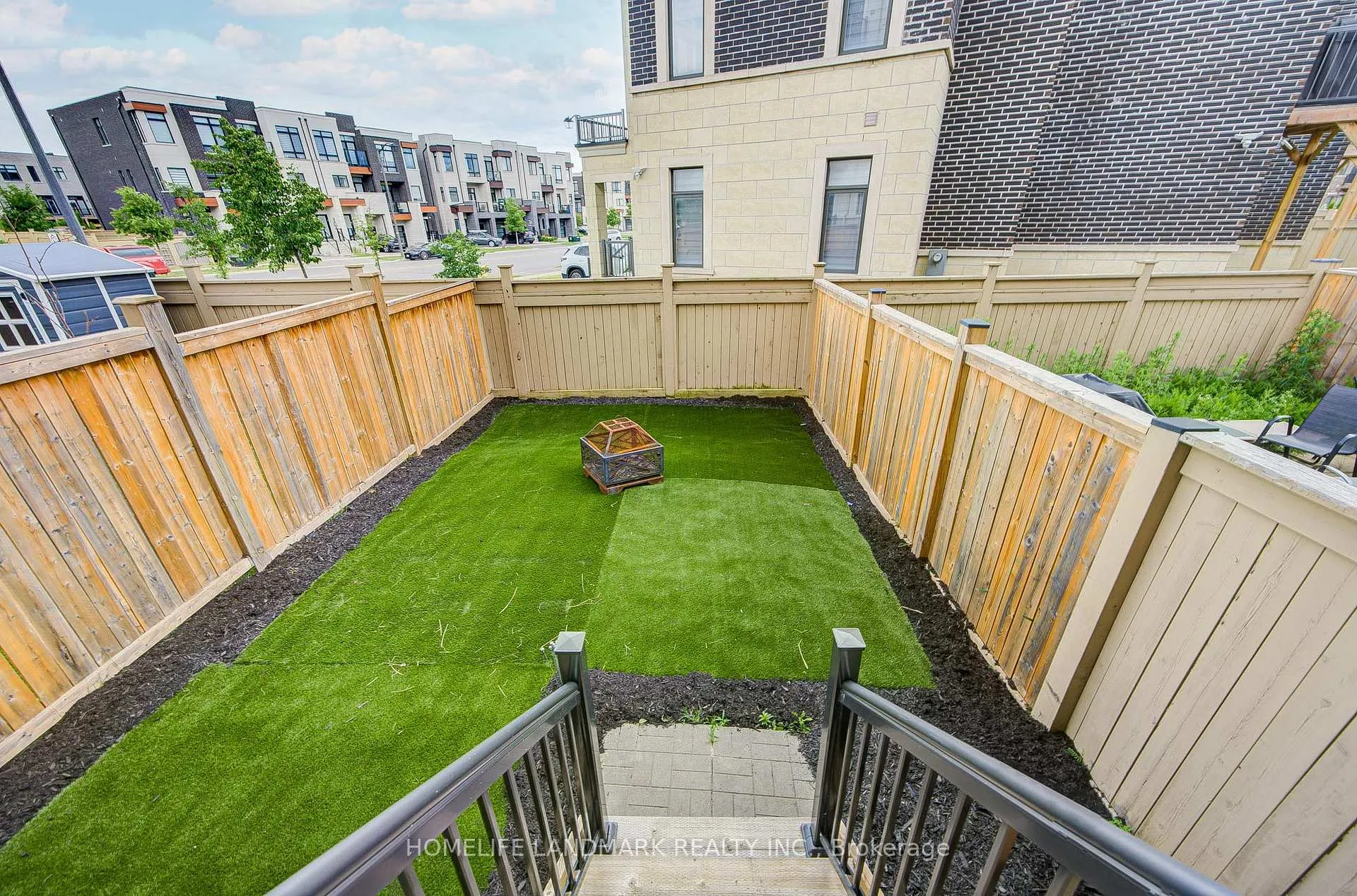 Photo 47 of 5 Arianna Crescent, Vaughan, Patterson — HOMEH