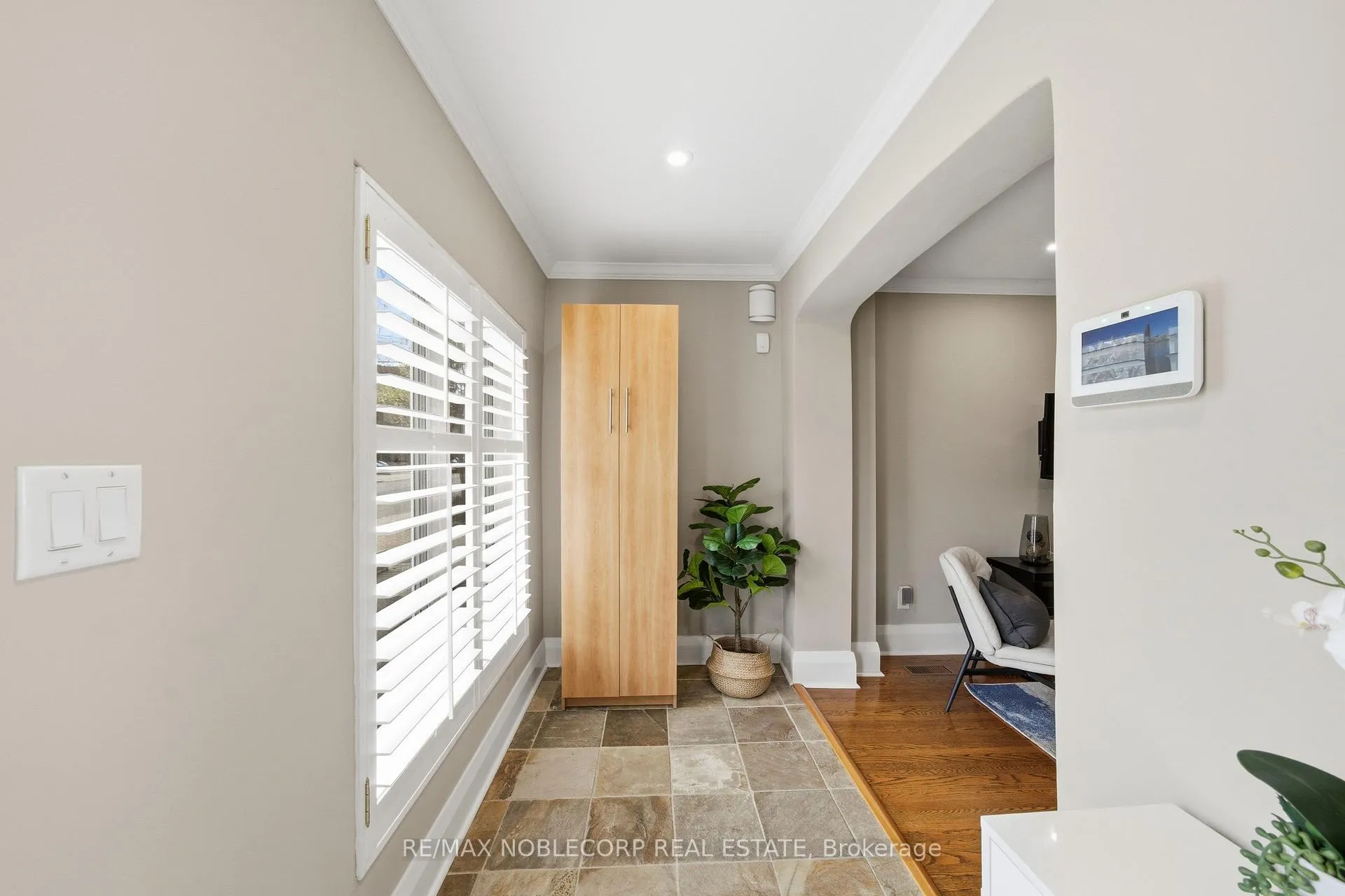 Photo 3 of 144B Roslin Avenue, Toronto, Lawrence Park North — HOMEH