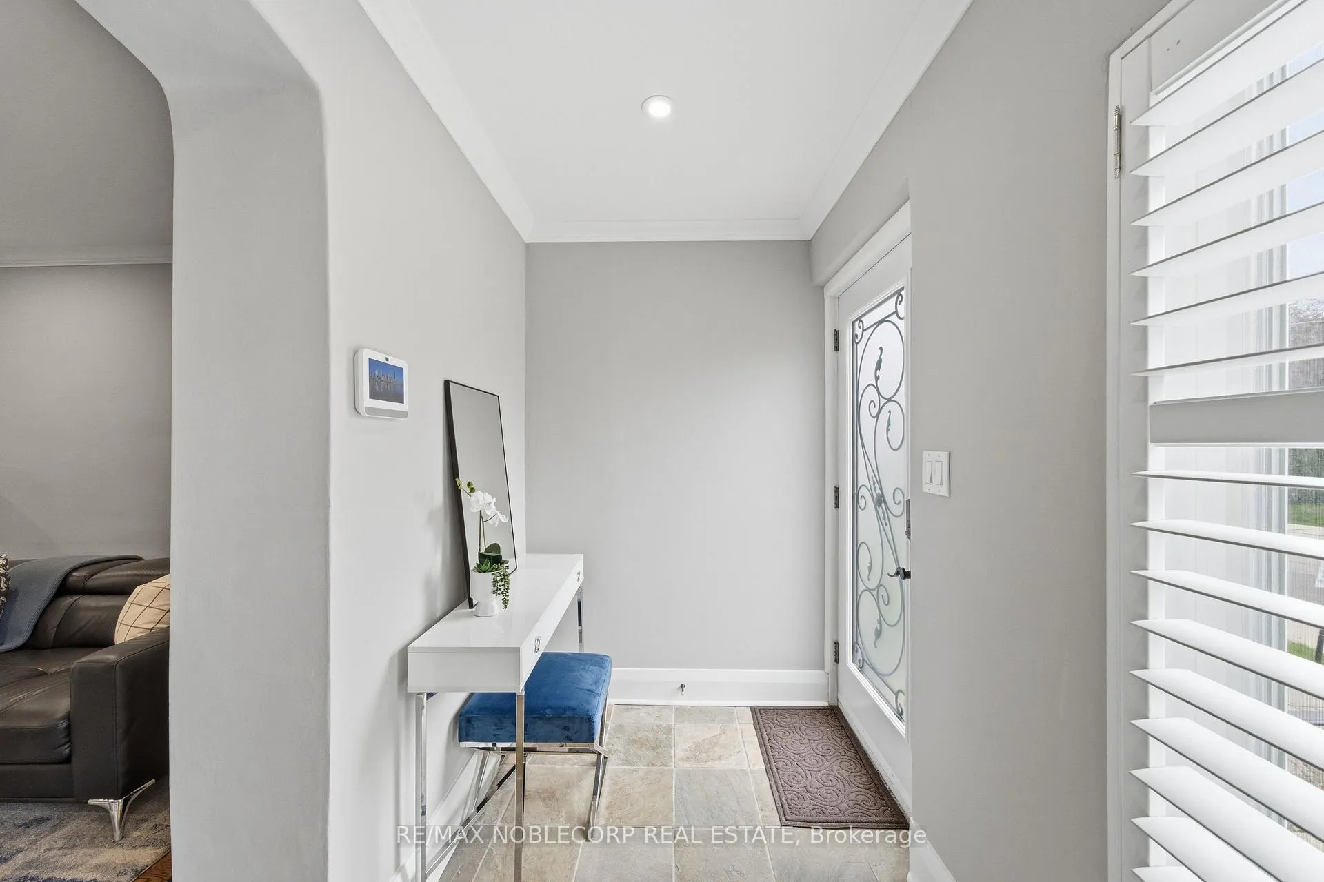 Photo 4 of 144B Roslin Avenue, Toronto, Lawrence Park North — HOMEH