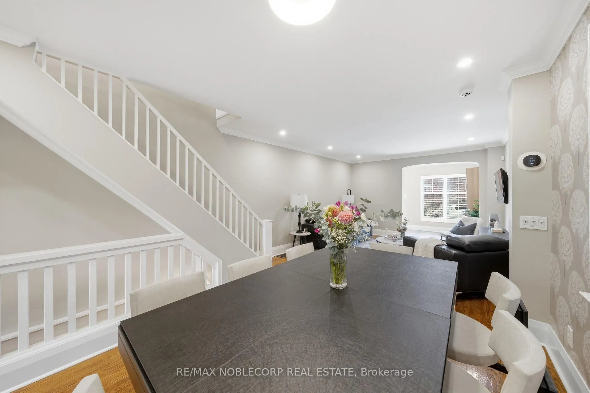 Photo 9 of 144B Roslin Avenue, Toronto, Lawrence Park North — HOMEH