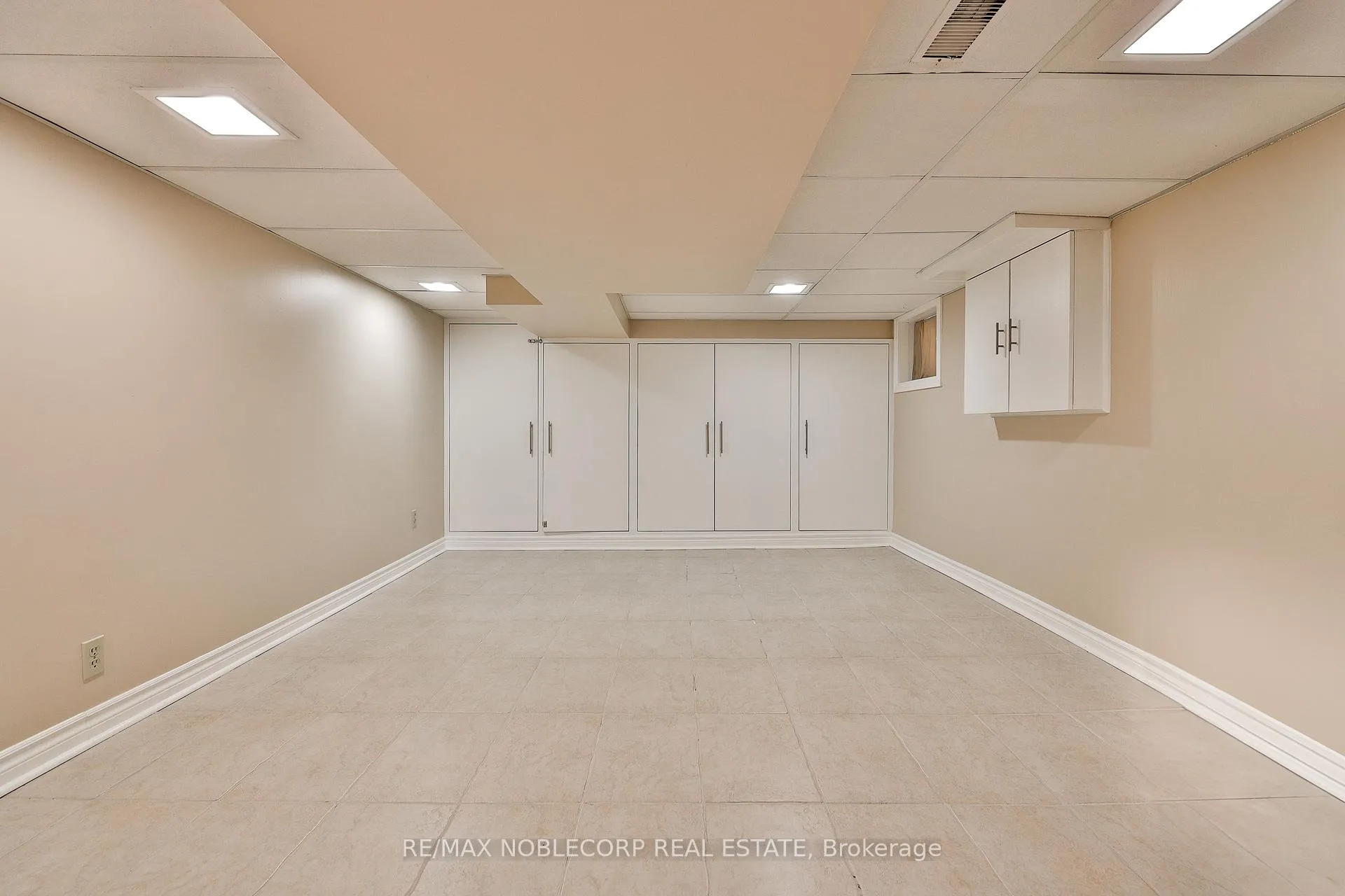 Photo 22 of 144B Roslin Avenue, Toronto, Lawrence Park North — HOMEH