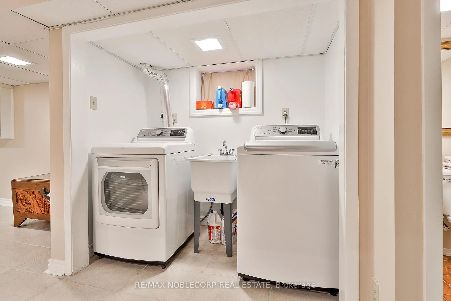 Photo 24 of 144B Roslin Avenue, Toronto, Lawrence Park North — HOMEH