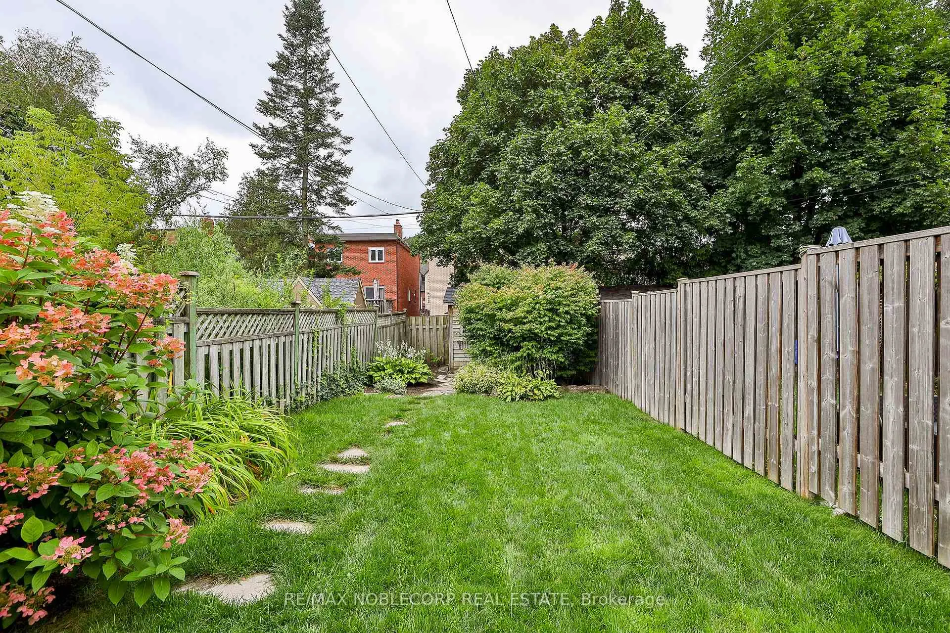 Photo 28 of 144B Roslin Avenue, Toronto, Lawrence Park North — HOMEH