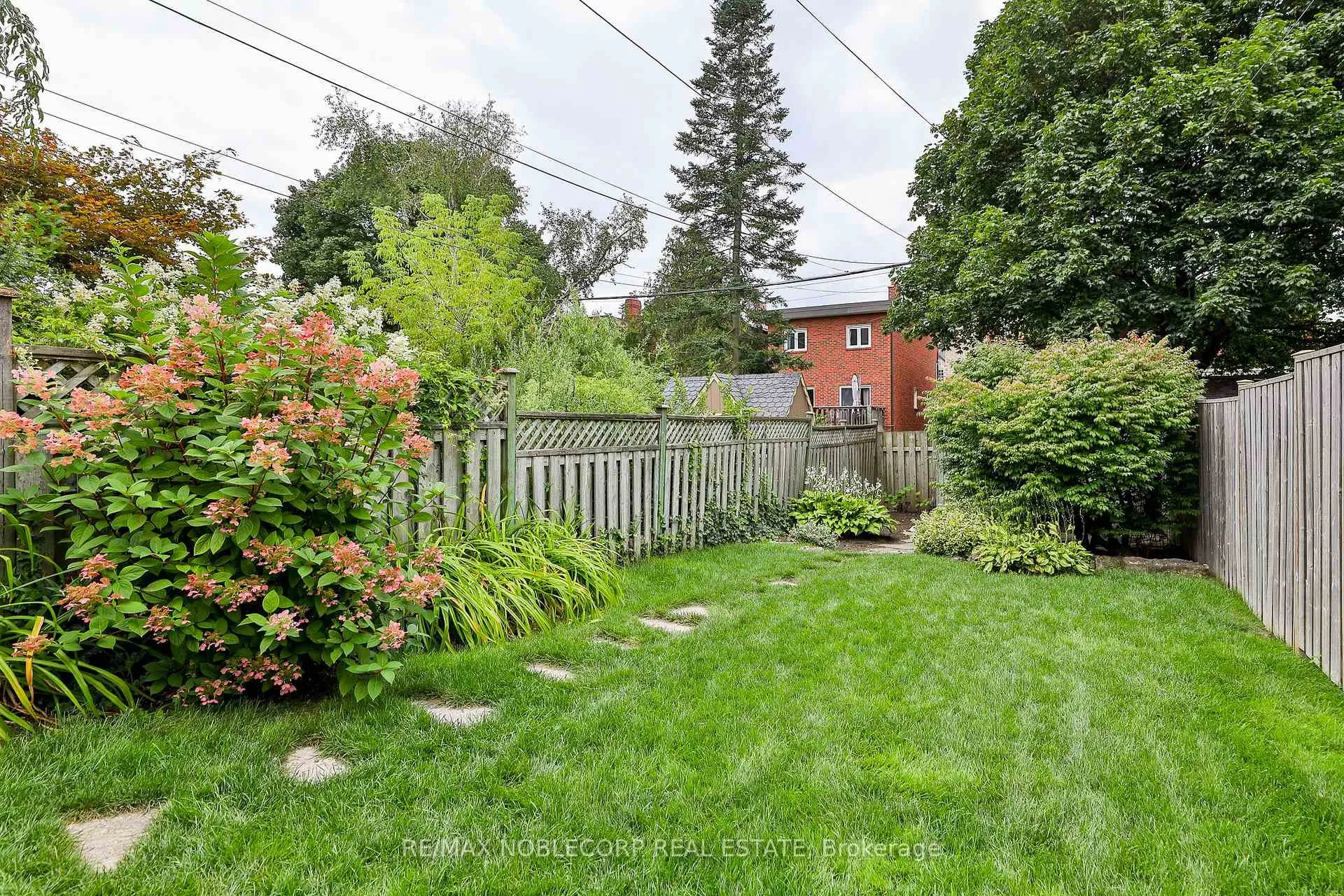Photo 29 of 144B Roslin Avenue, Toronto, Lawrence Park North — HOMEH