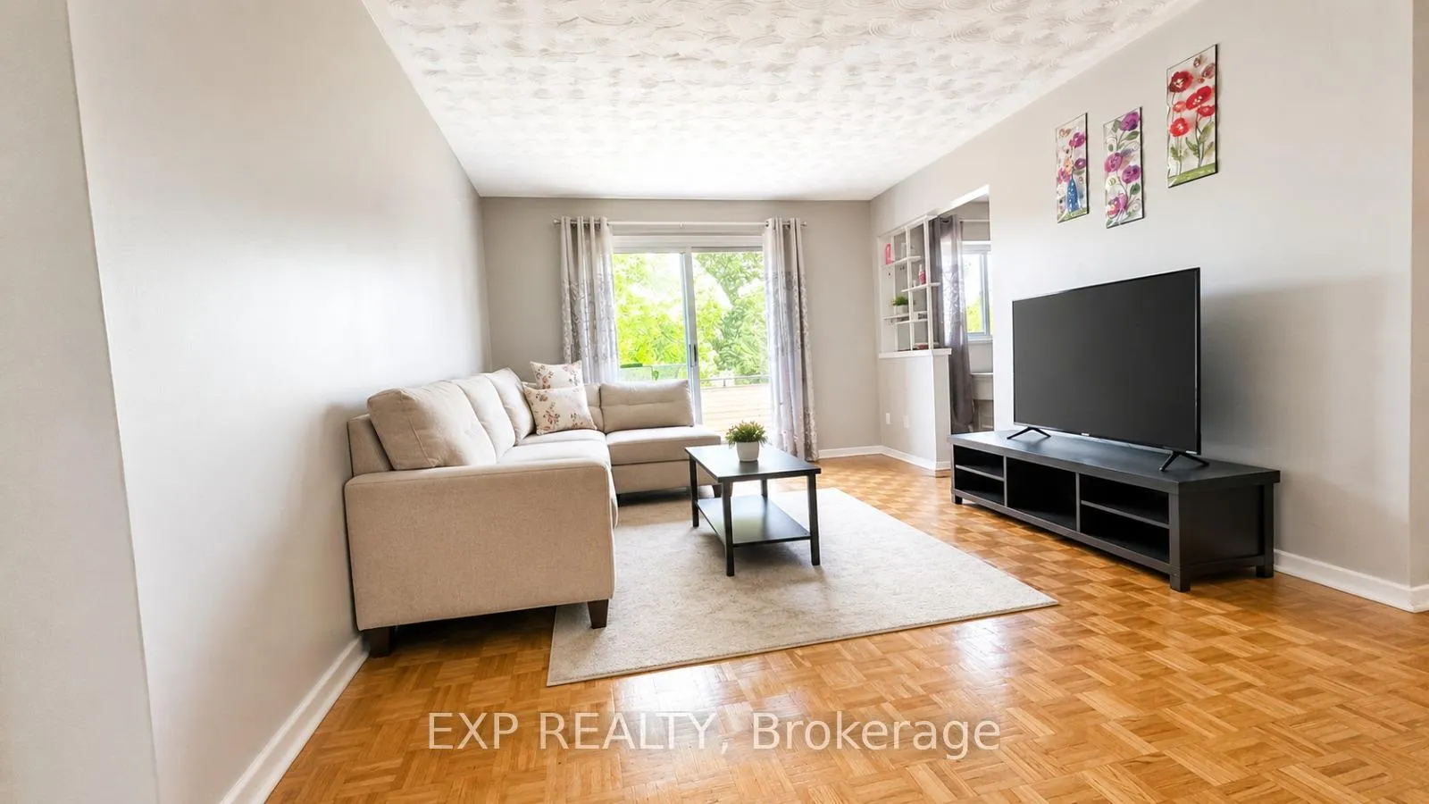 Photo 6 of Unit 2, 428 Barrie Place, Waterloo, Lakeshore Village — HOMEH