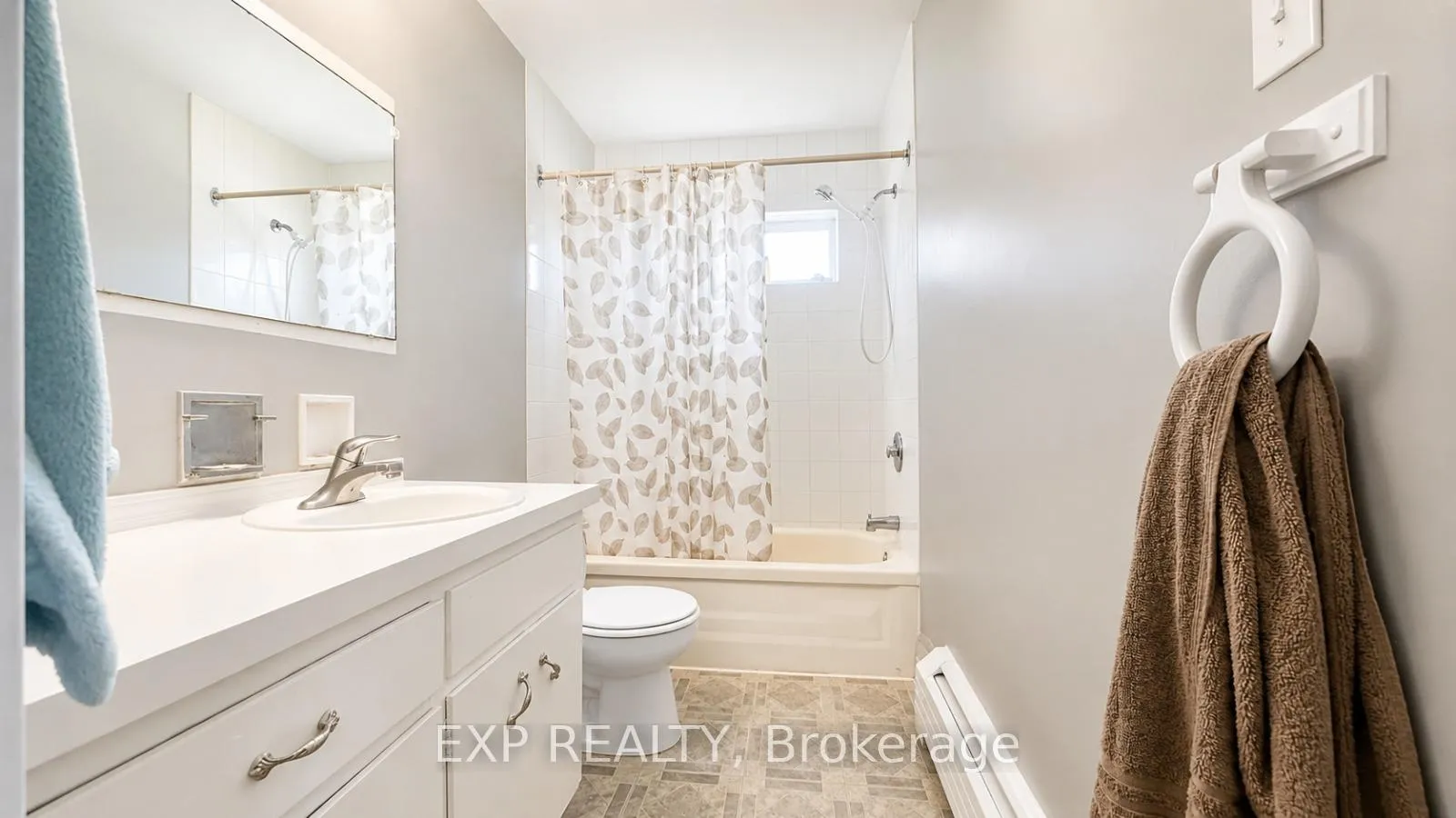 Photo 13 of Unit 2, 428 Barrie Place, Waterloo, Lakeshore Village — HOMEH