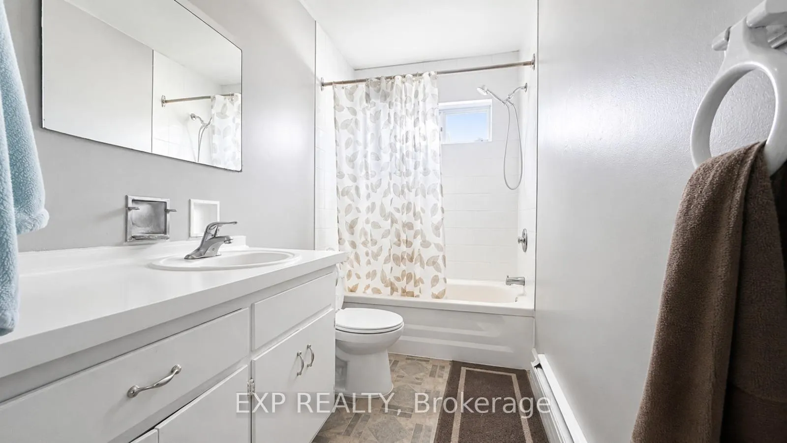 Photo 14 of Unit 2, 428 Barrie Place, Waterloo, Lakeshore Village — HOMEH