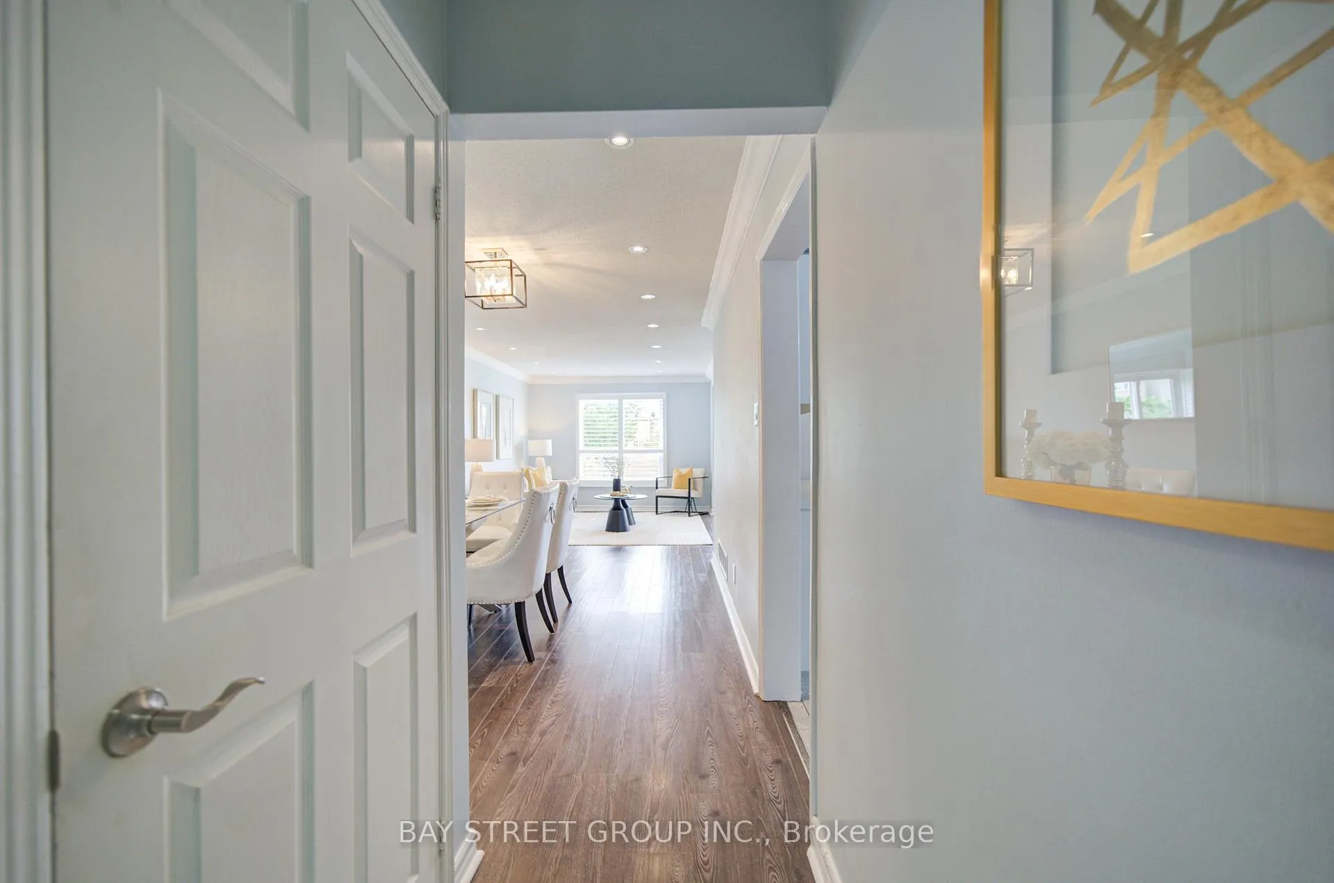 Photo 5 of 39 Ketchum Crescent, Markham, Middlefield — HOMEH