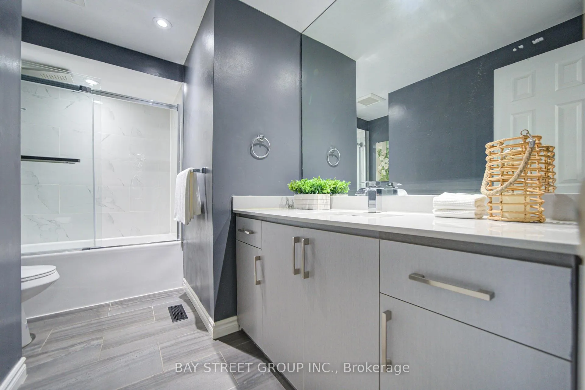Photo 34 of 39 Ketchum Crescent, Markham, Middlefield — HOMEH