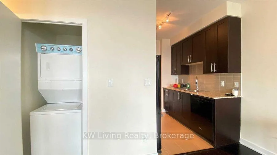 Photo 8 of Unit 4206, 4070 Confederation Parkway, Mississauga, Creditview — HOMEH
