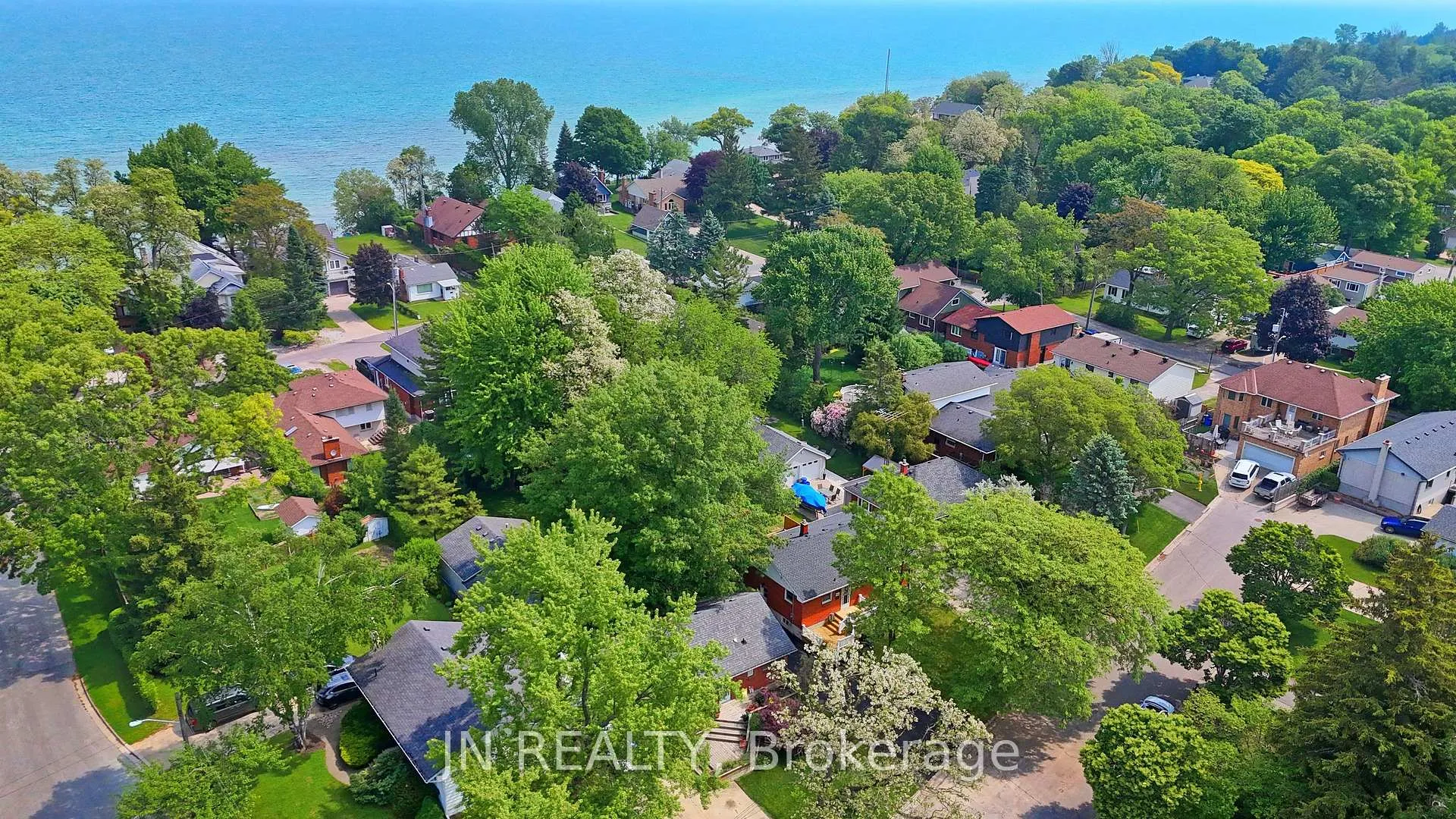 Photo 30 of 1100 Bruce Street, Sarnia — HOMEH