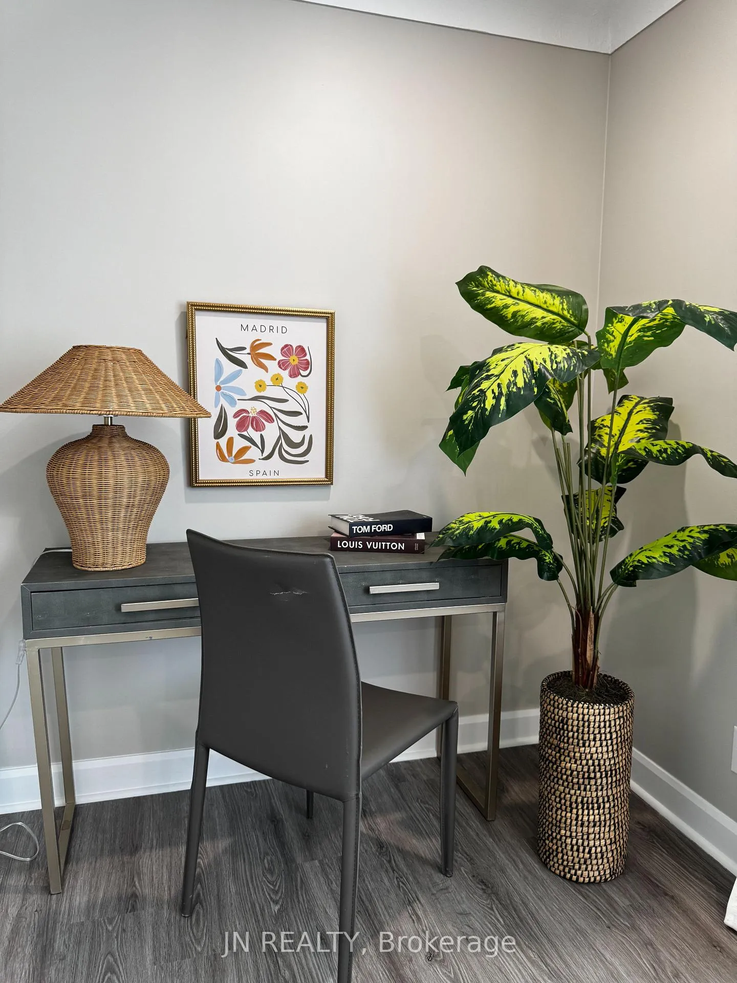Photo 12 of 1100 Bruce Street, Sarnia — HOMEH