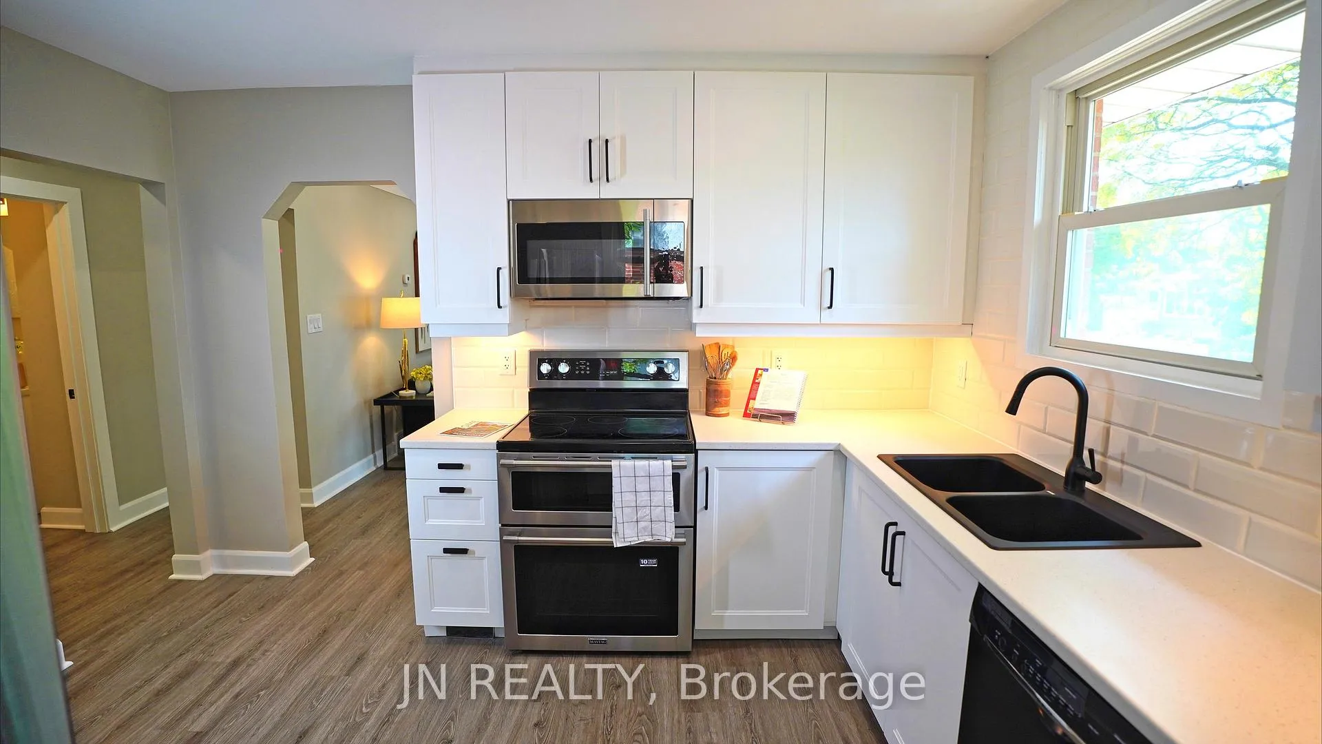 Photo 14 of 1100 Bruce Street, Sarnia — HOMEH
