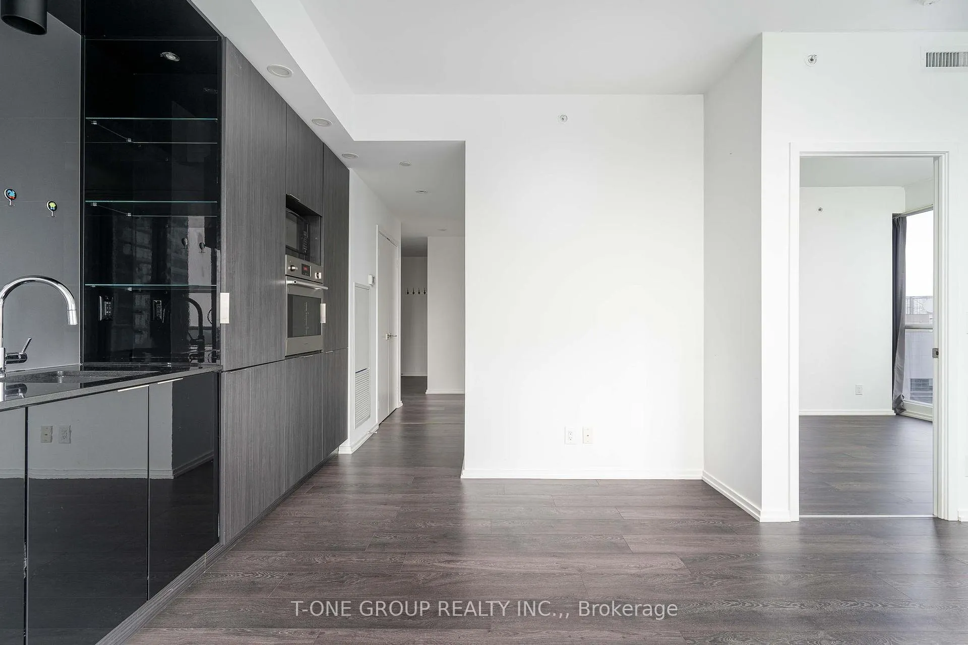 Photo 8 of Unit 4806, 70 Temperance Street, Toronto, Bay Street Corridor — HOMEH