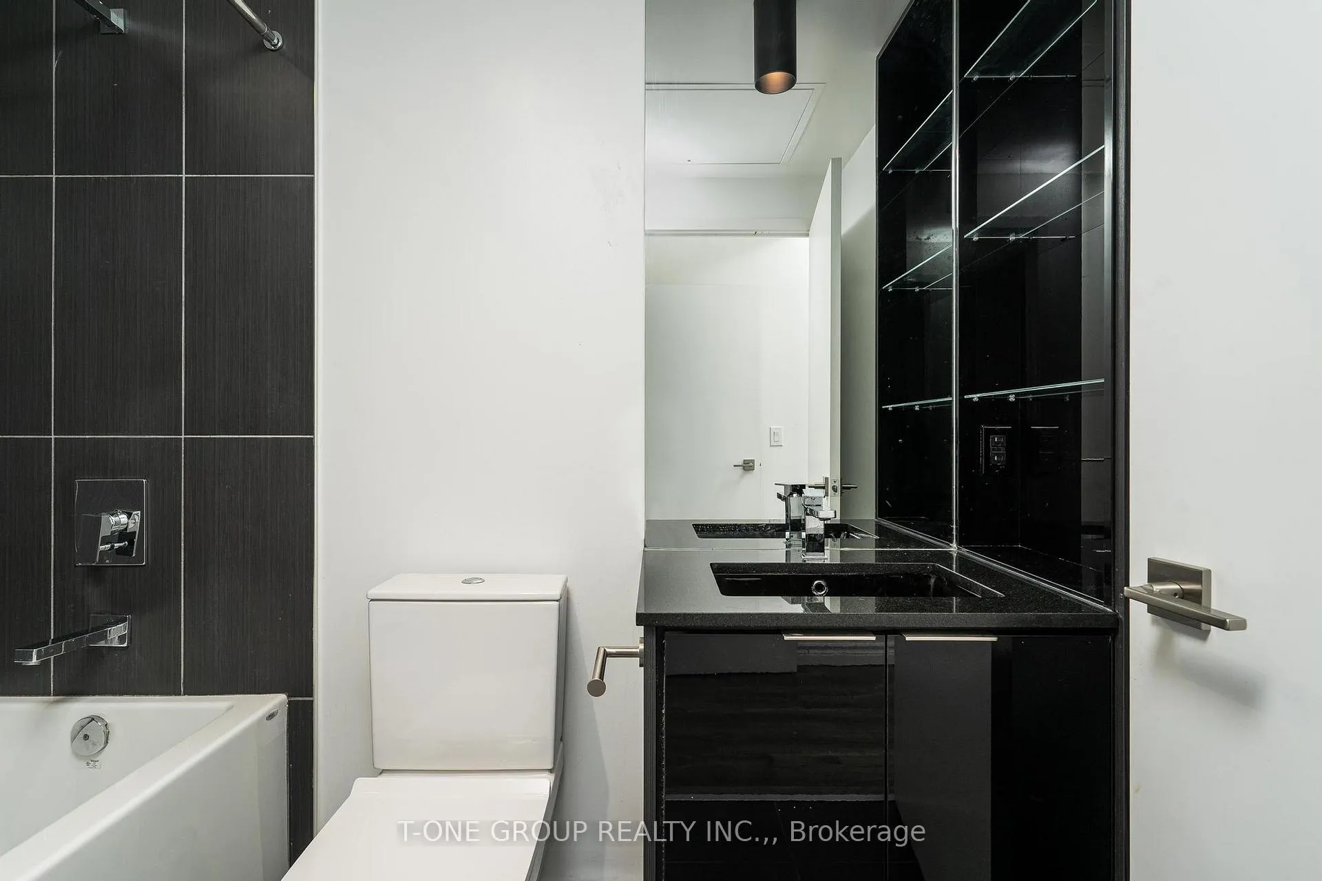 Photo 15 of Unit 4806, 70 Temperance Street, Toronto, Bay Street Corridor — HOMEH