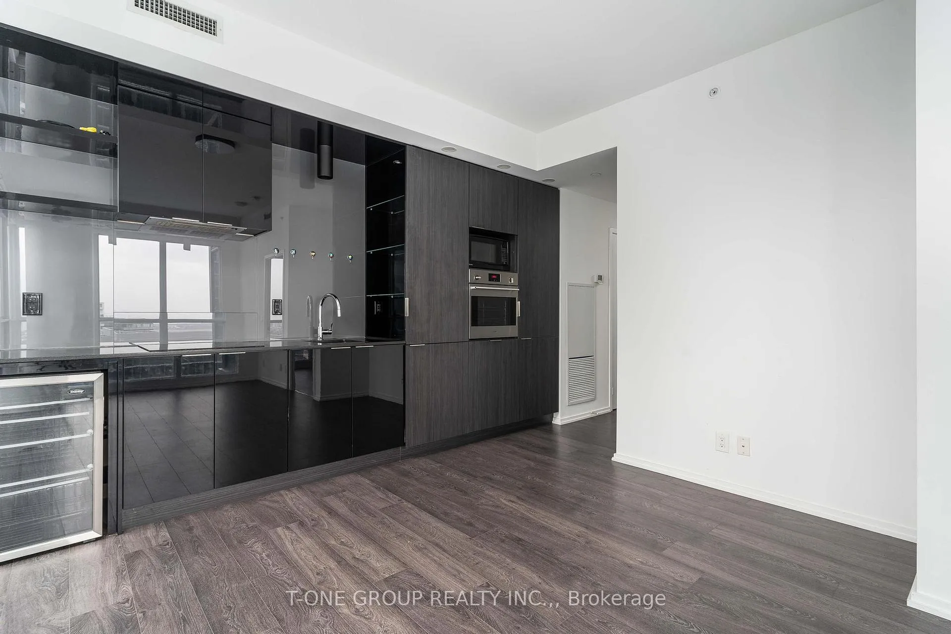Photo 32 of Unit 4806, 70 Temperance Street, Toronto, Bay Street Corridor — HOMEH
