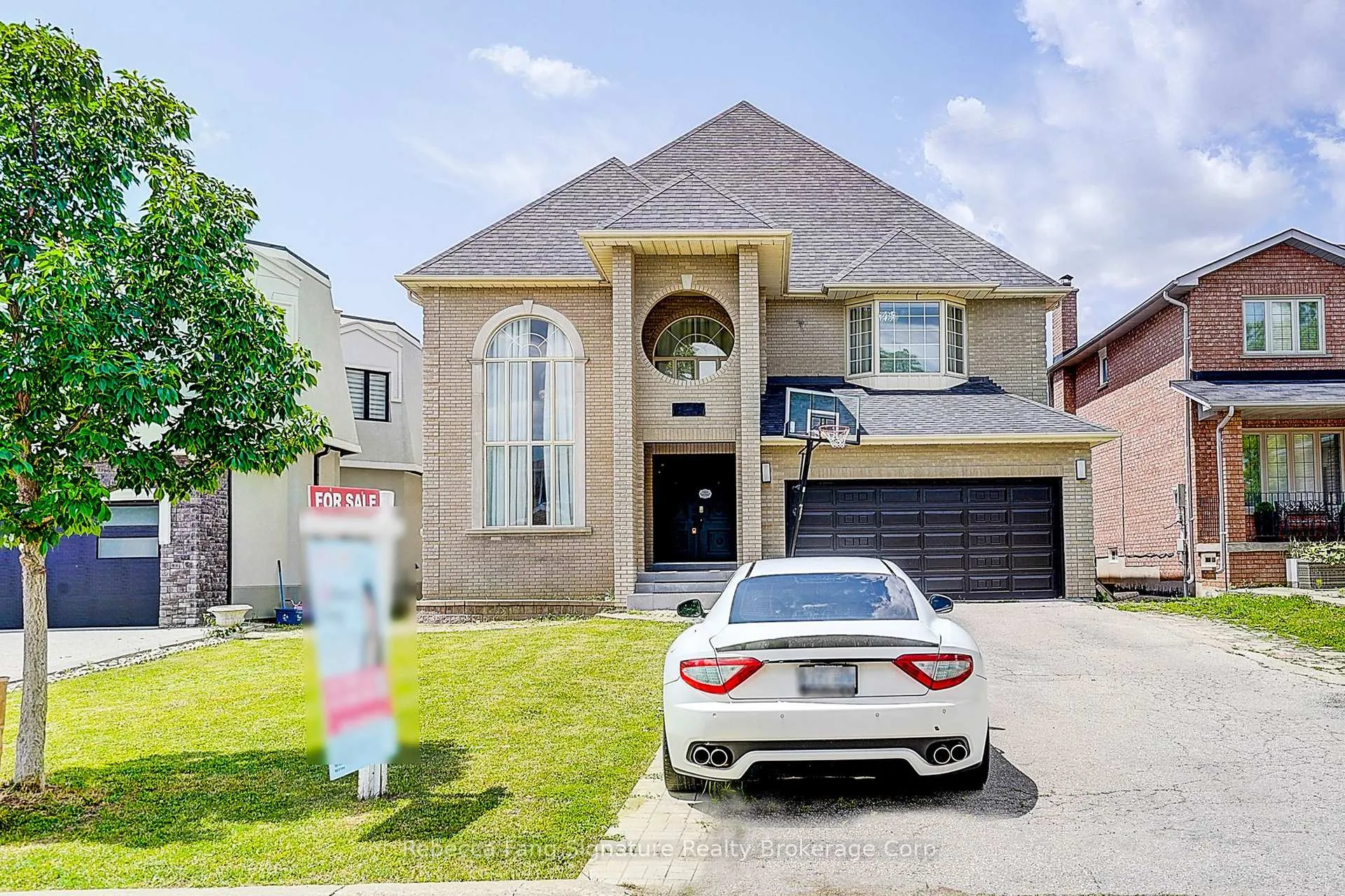 Photo 1 of 76 Oakdale Road, Vaughan, Maple — HOMEH
